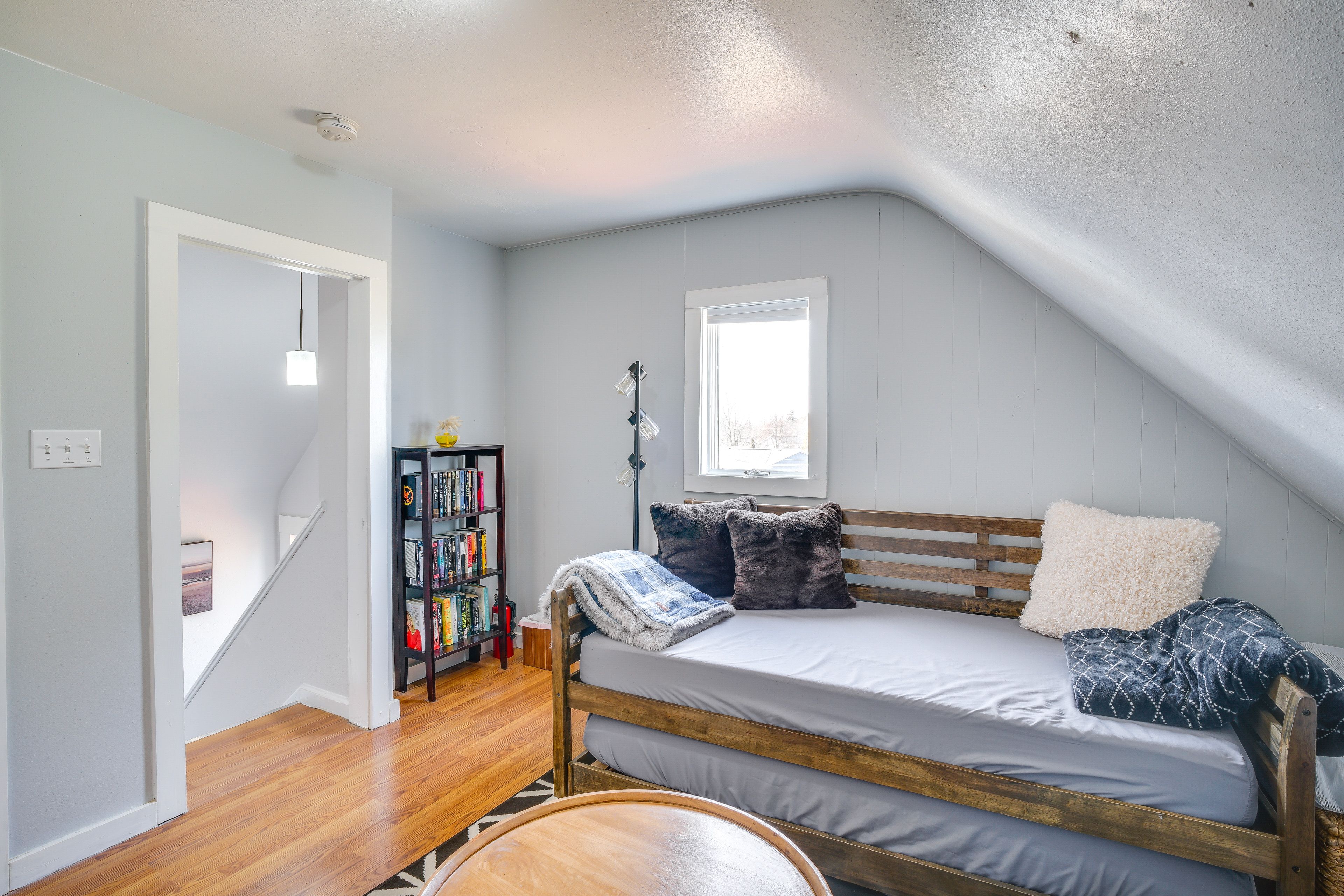 Family Room | 2nd Floor | Twin Daybed w/ Twin Trundle | Smart TV