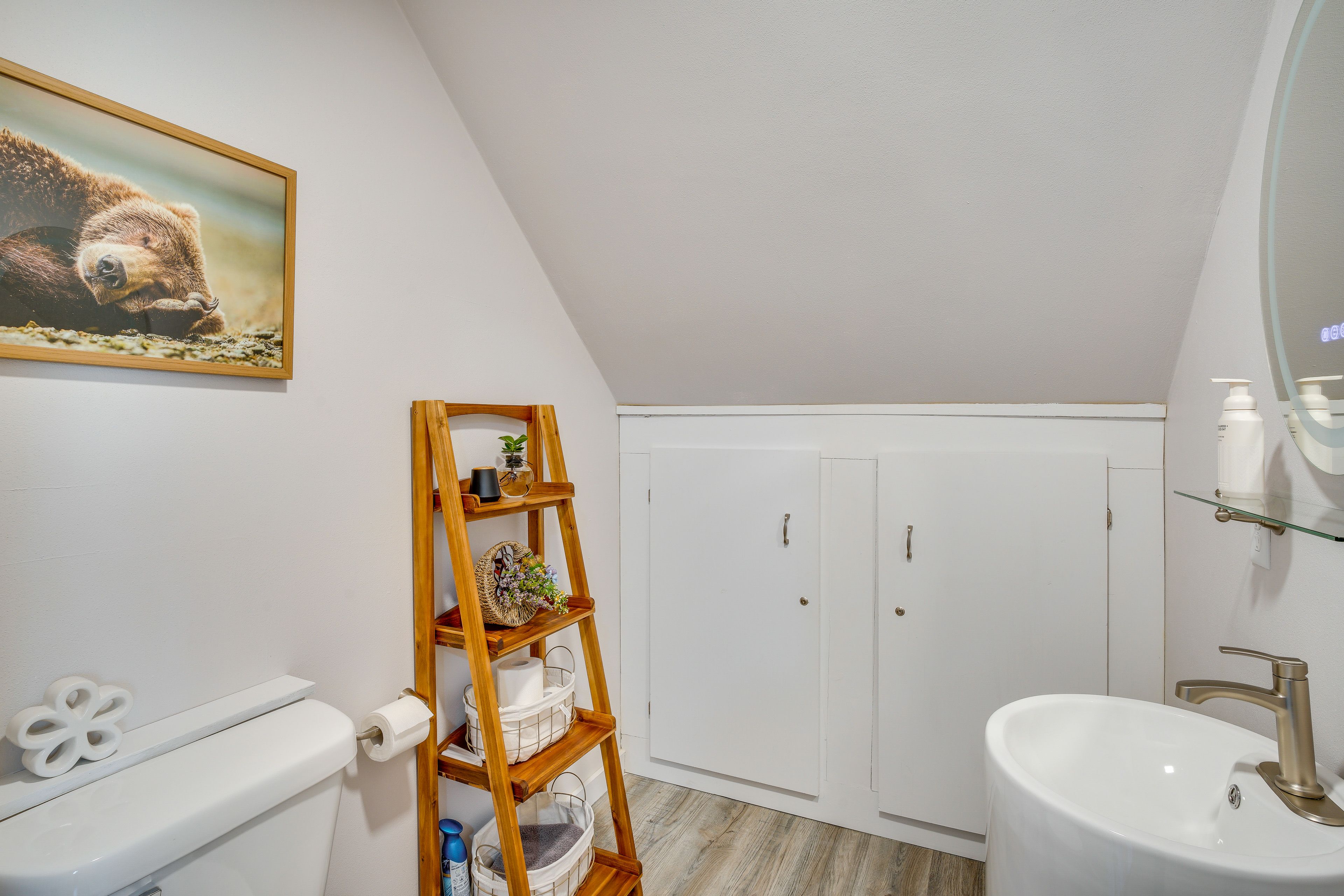 Half Bathroom | 2nd Floor