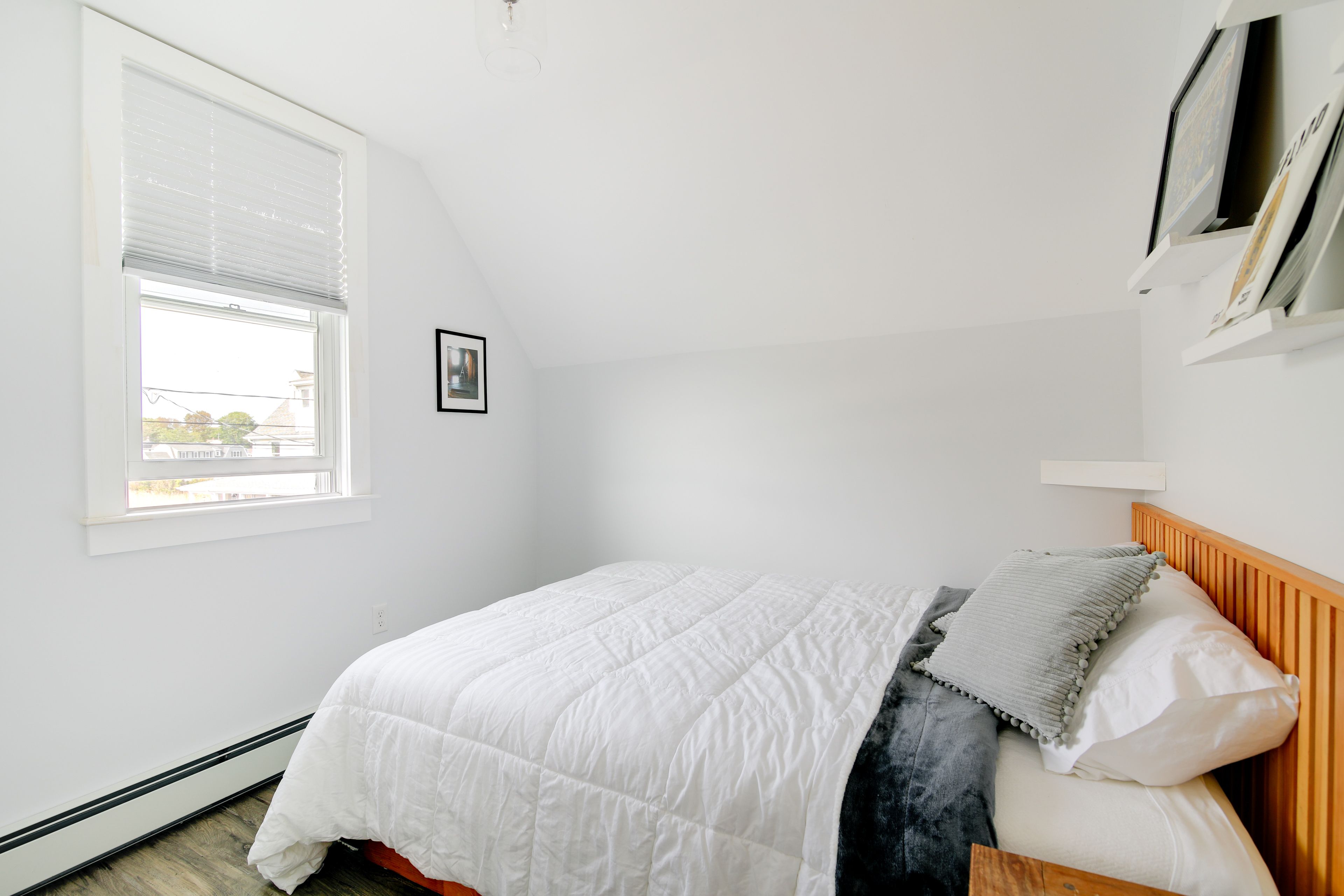 Bedroom 2 | Queen Bed | 2nd Floor