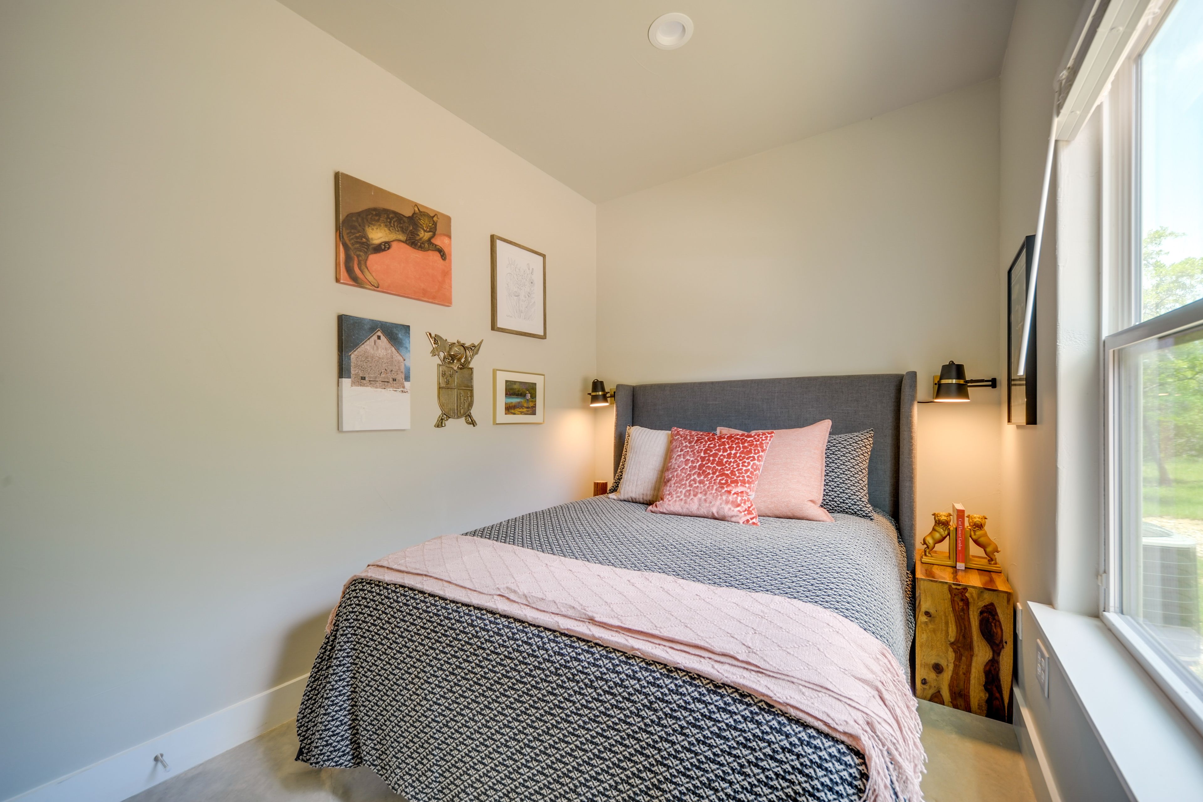 Bedroom 2 | Queen Bed