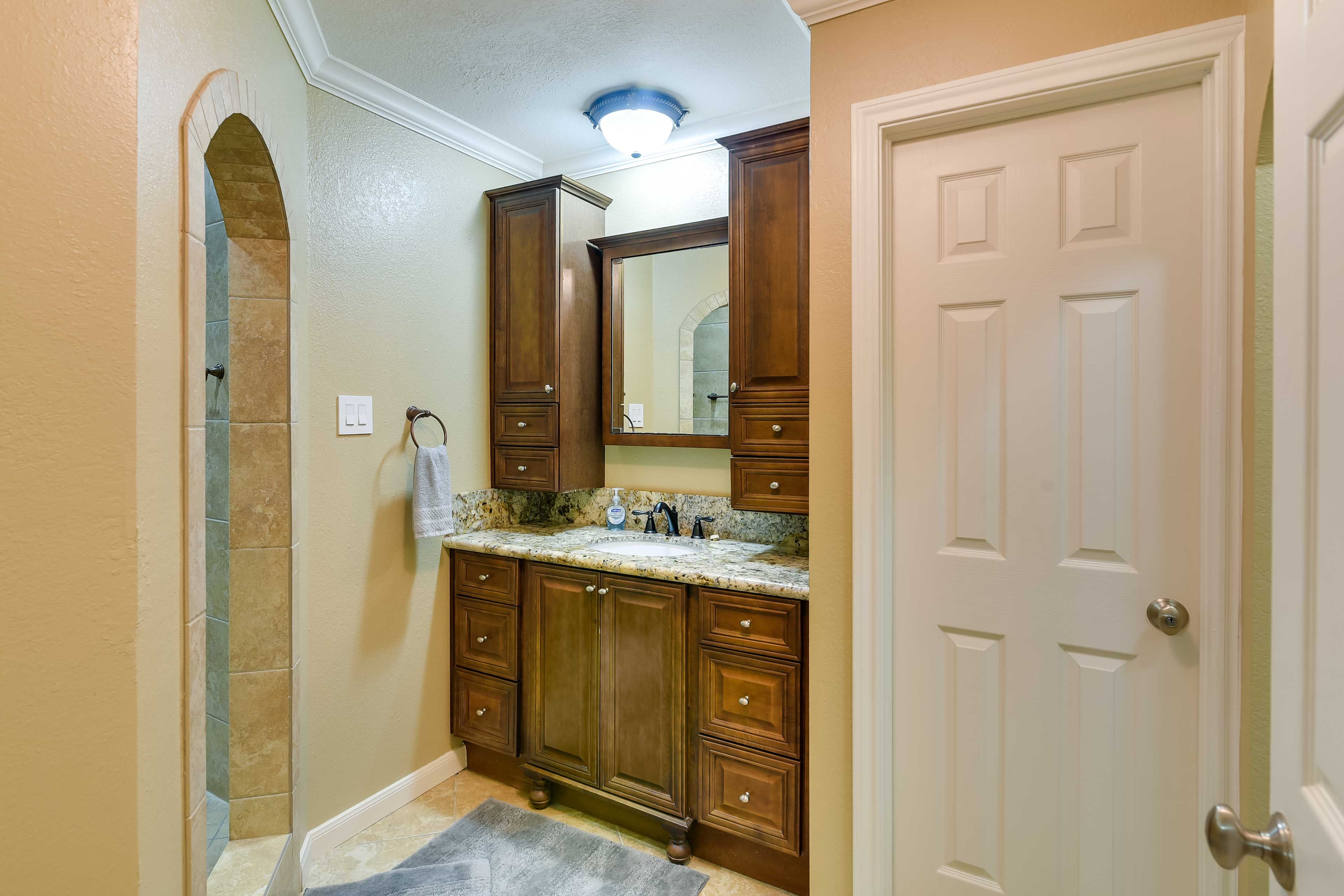 En-Suite Bathroom | Walk-In Shower | Complimentary Toiletries