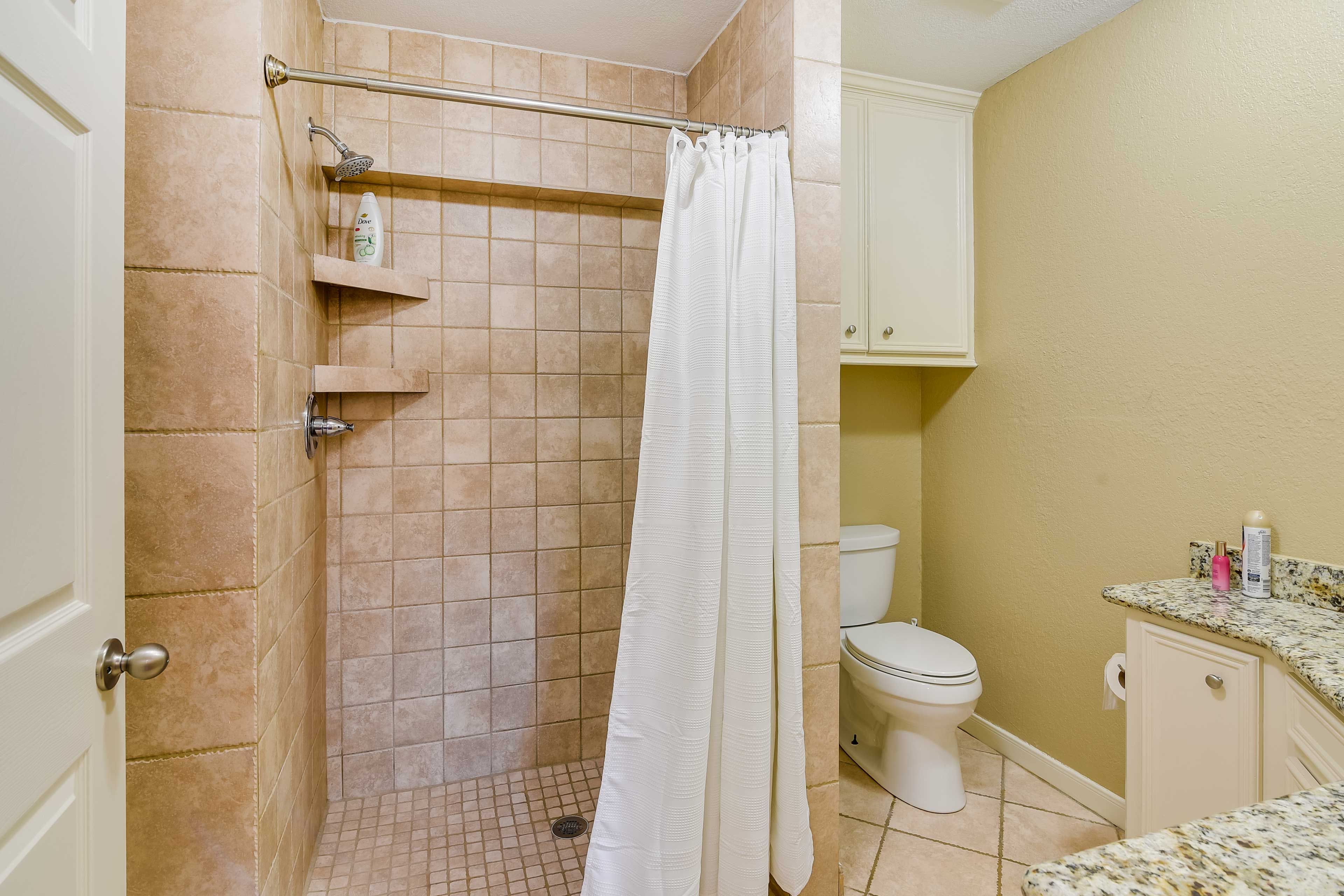 Bathroom | Complimentary Toiletries | Towels Provided