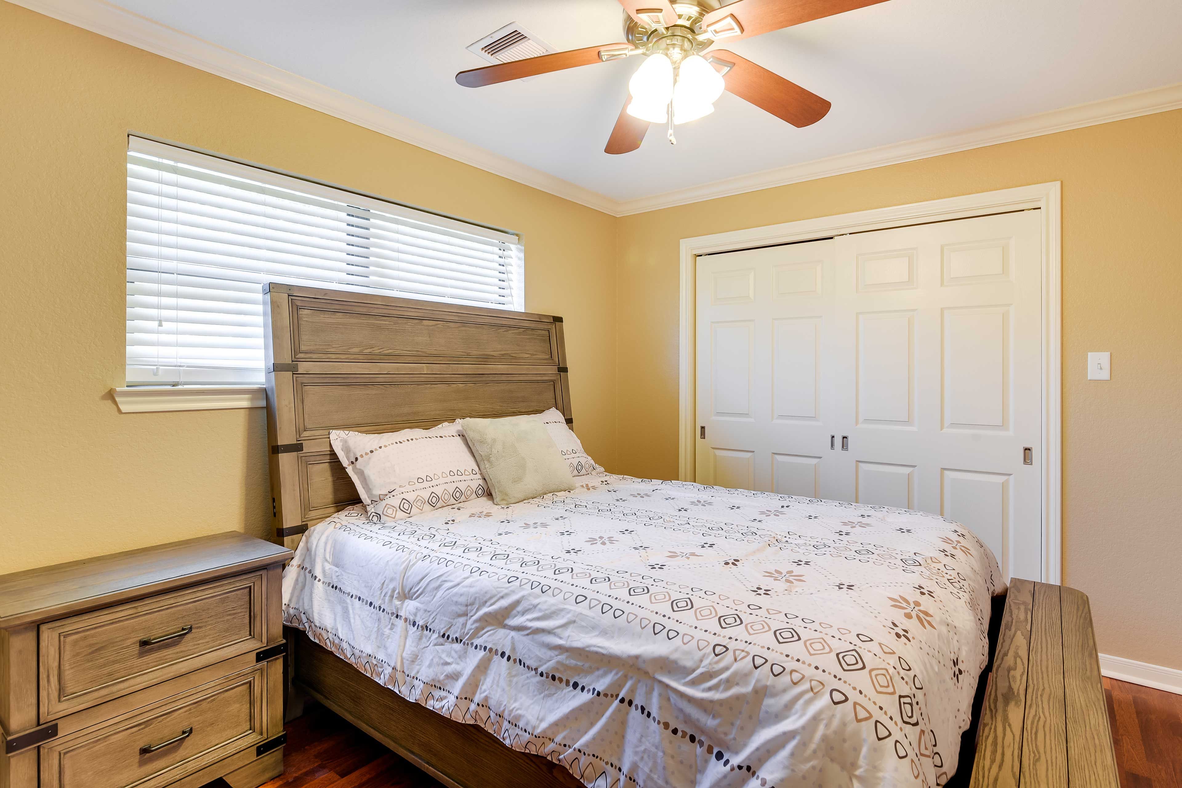 Bedroom | Central Air Conditioning & Heat