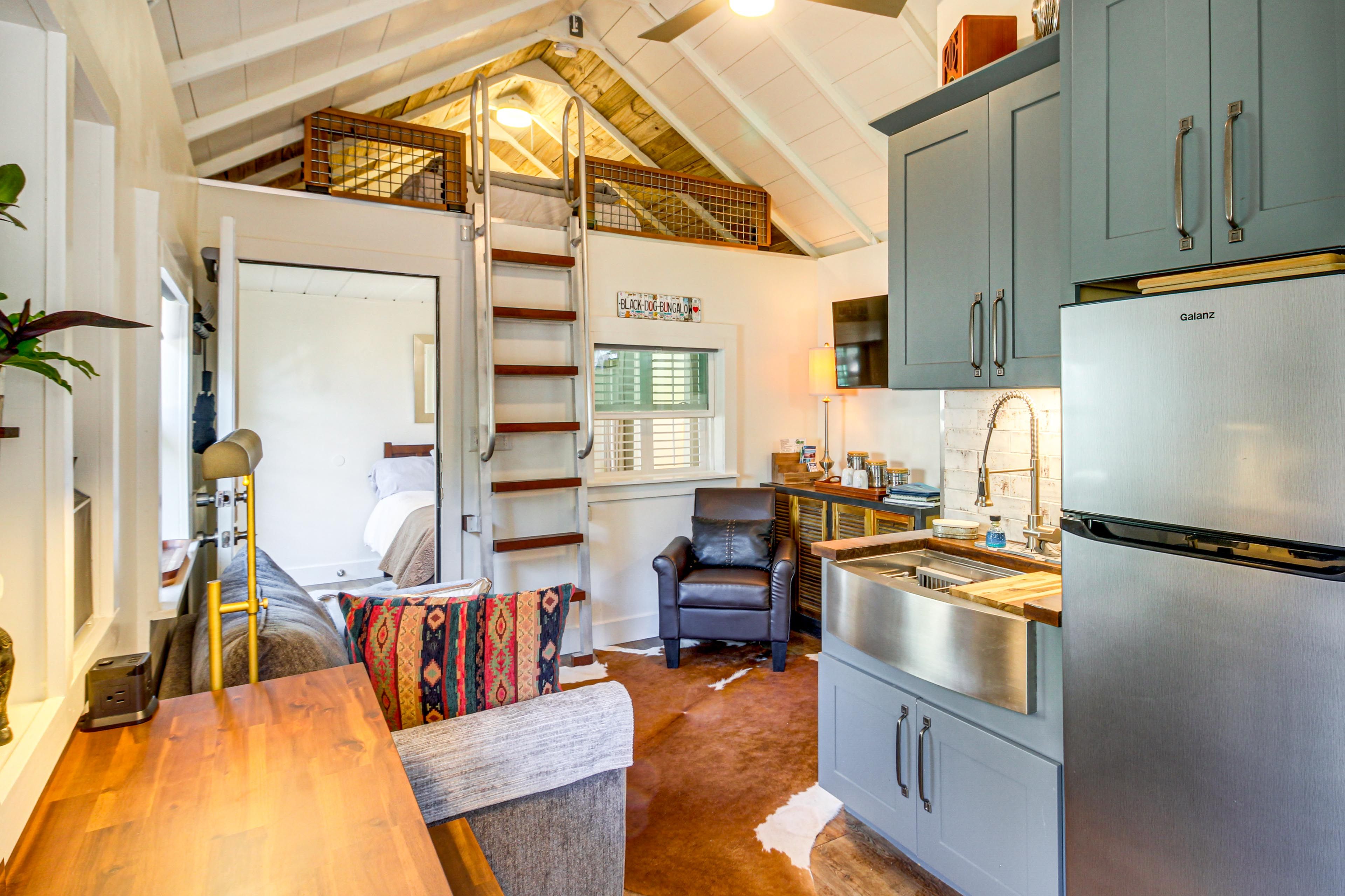 Kitchenette | Cooking Basics | Coffee Maker | Stove/Oven