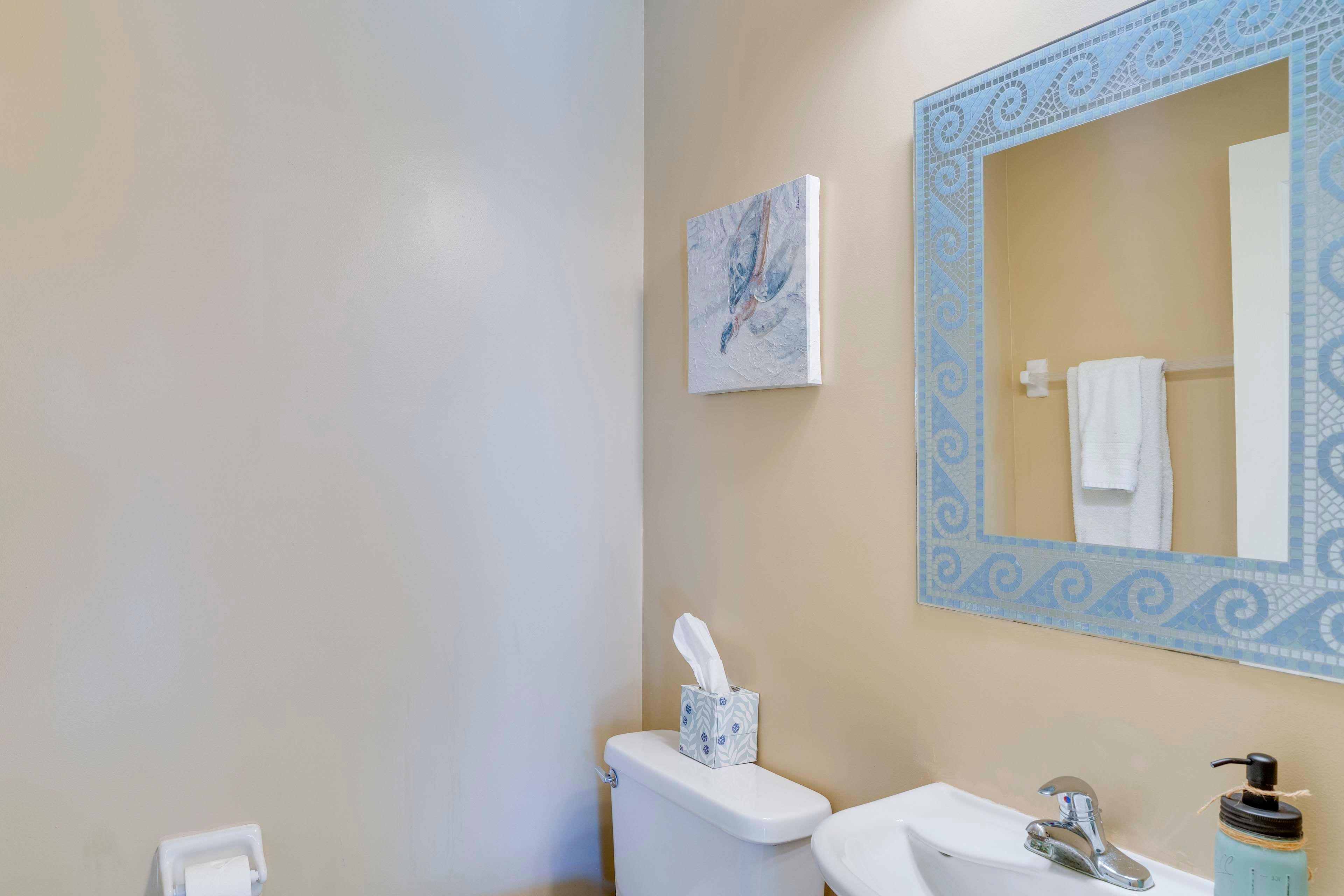 Half Bathroom | Towels Provided