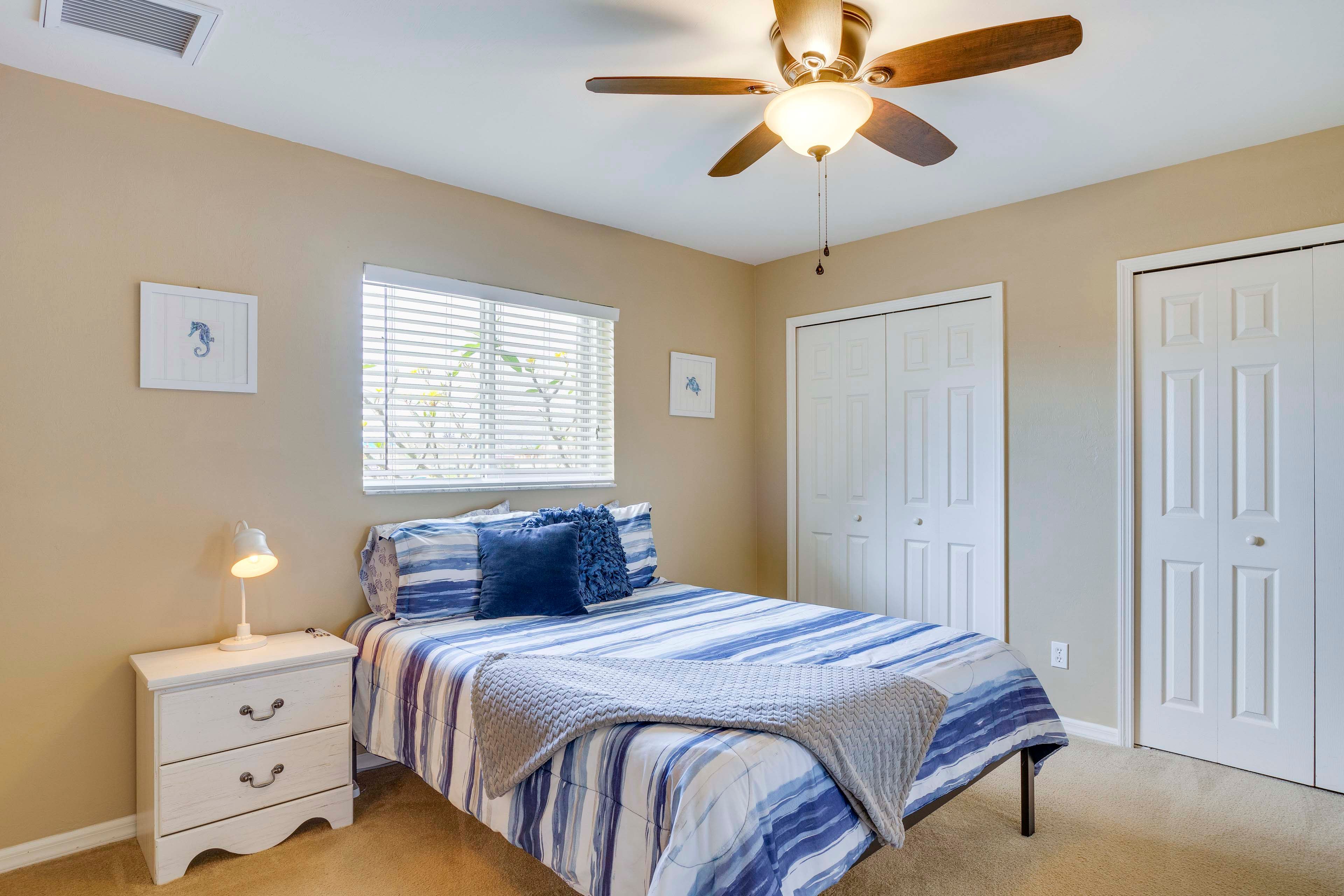 Bedroom 2 | Queen Bed
