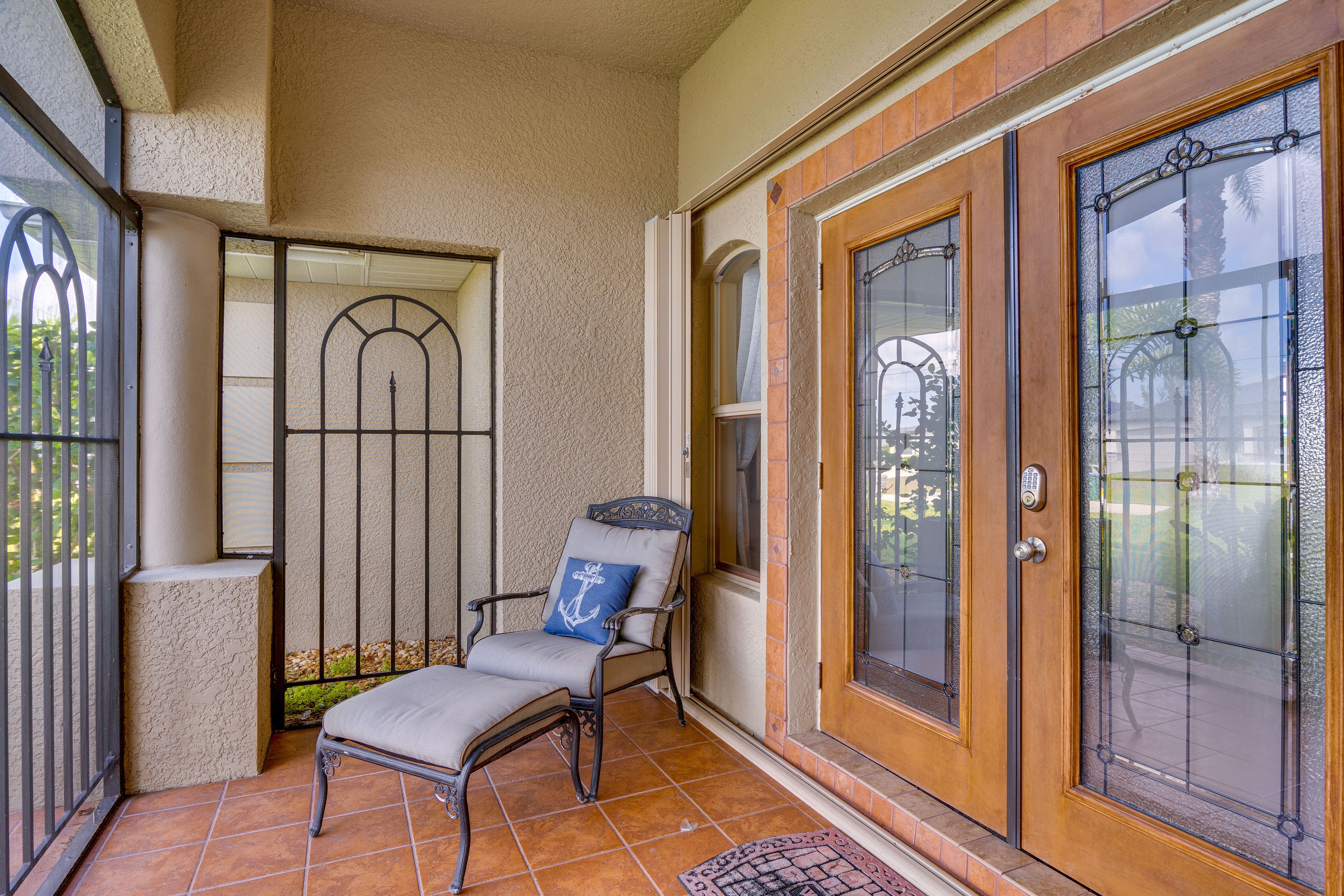 Private Entrance