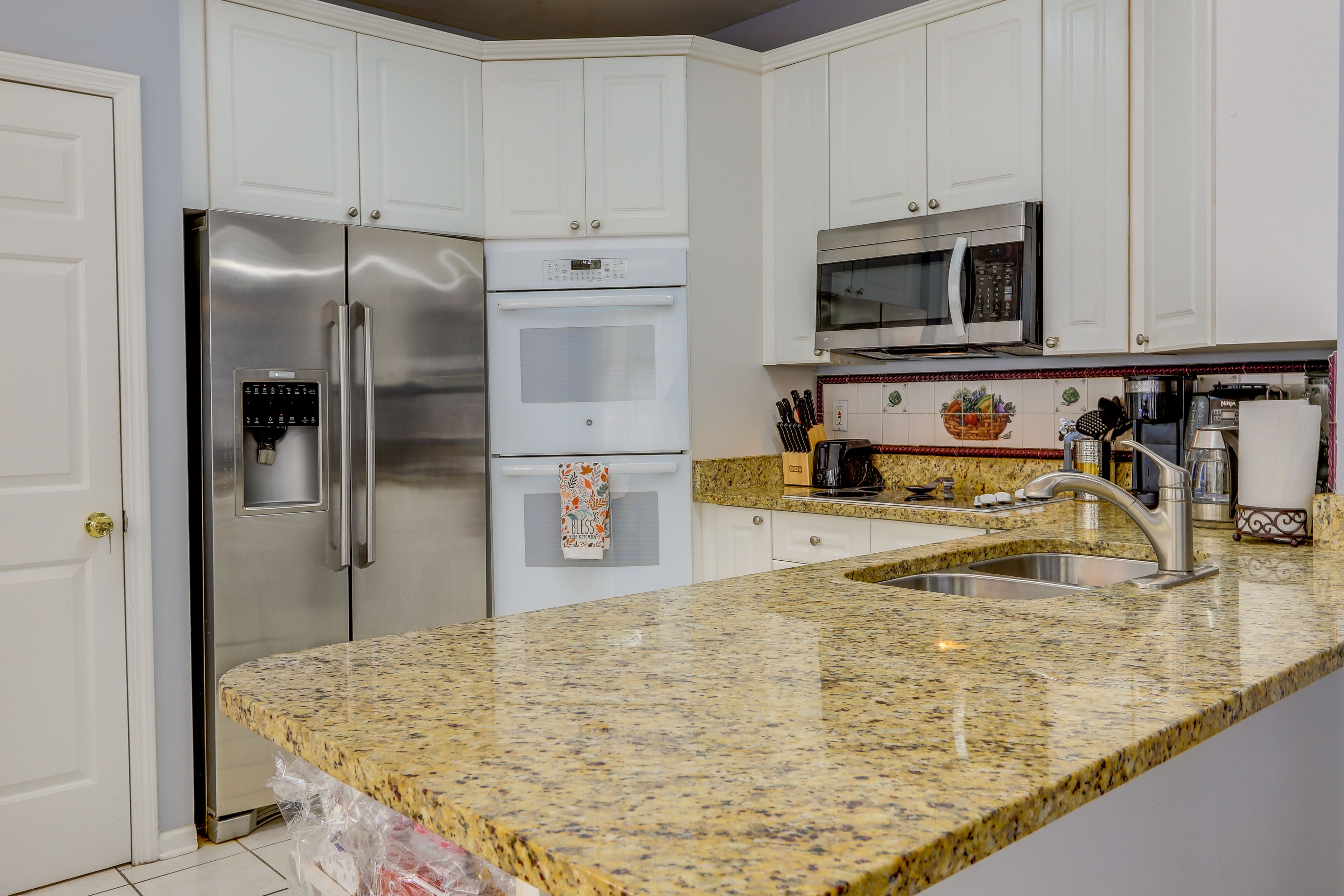 Kitchen | Equipped w/ Cooking Basics