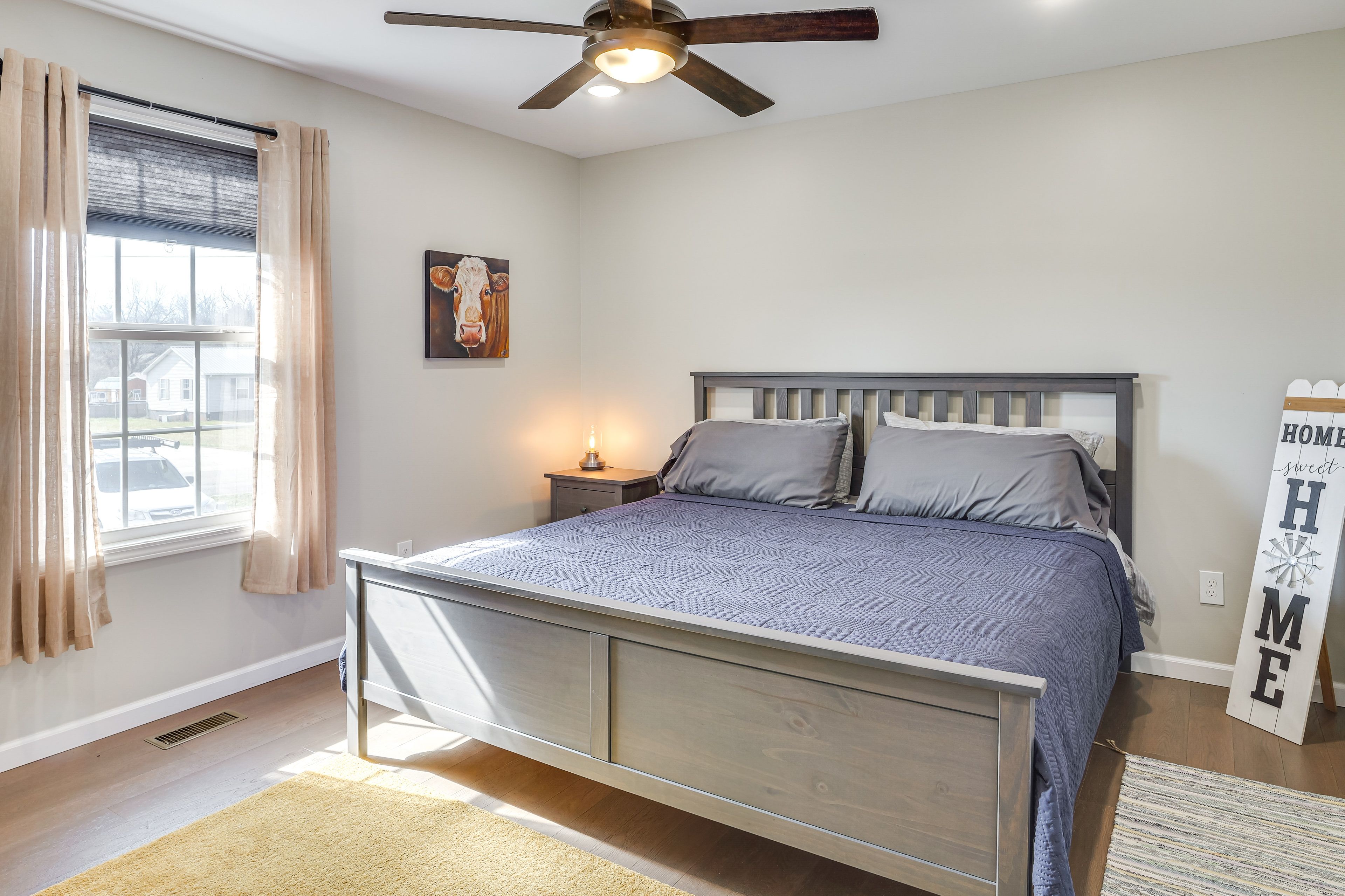 Bedroom 1 | King Bed