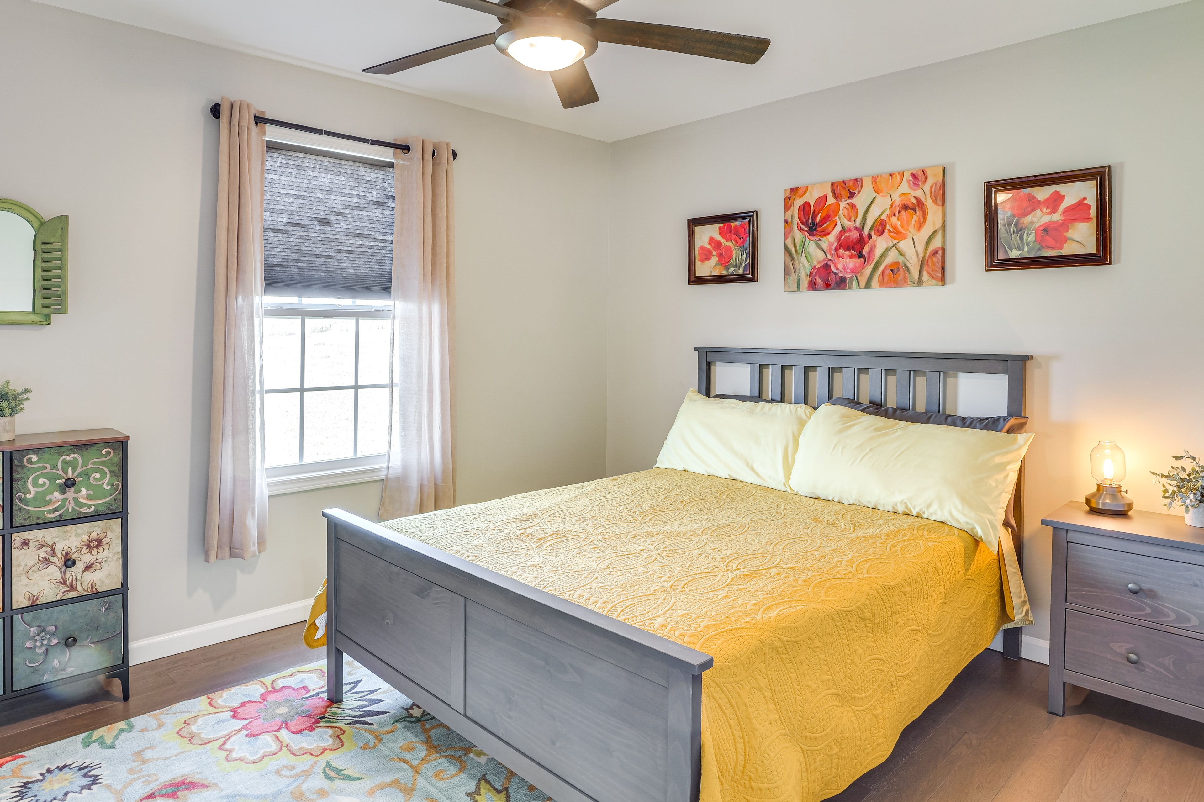 Bedroom 3 | Queen Bed