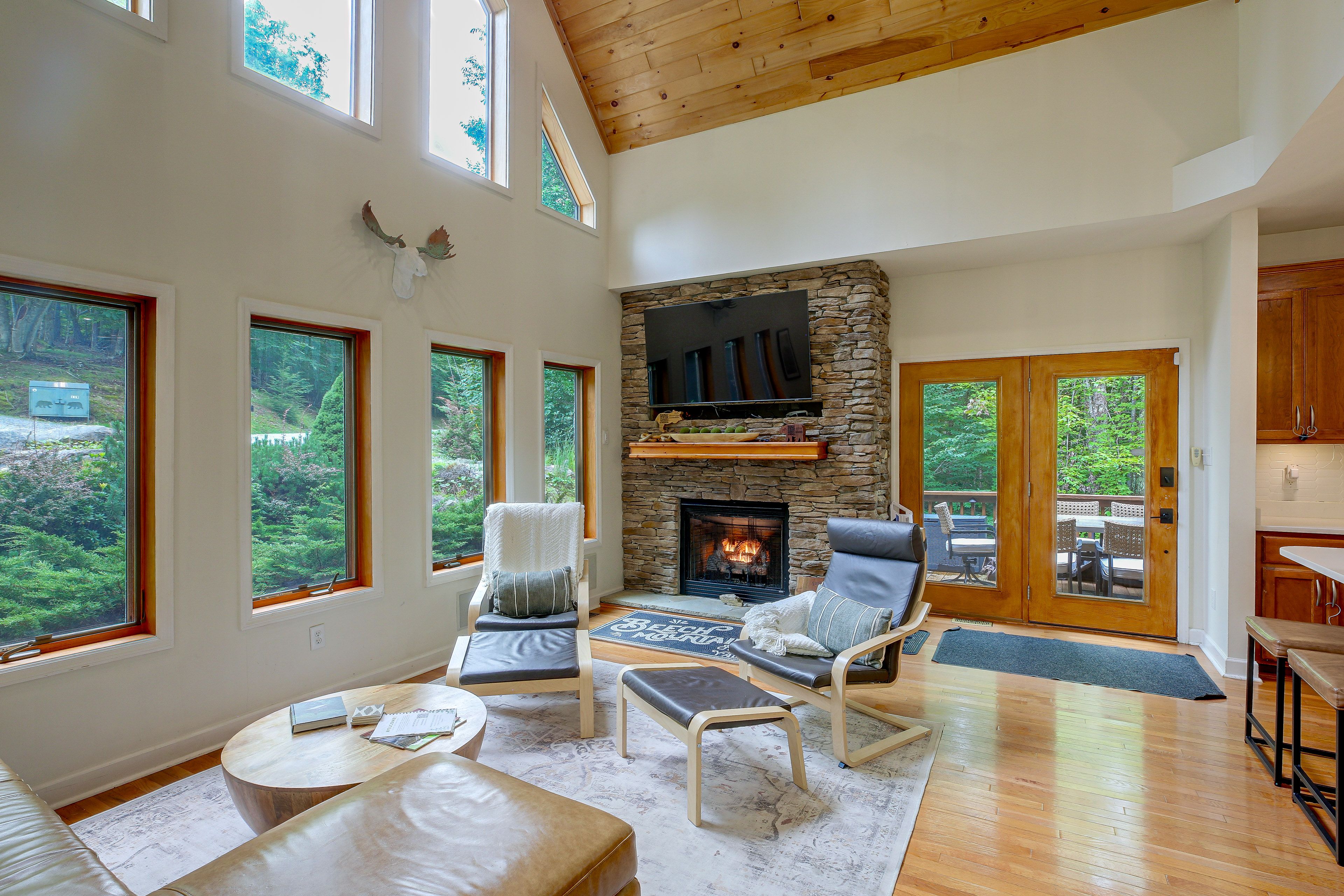 Beech Mountain Vacation Rental | 3BR | 2.5BA | Stairs Required | 2,117 Sq Ft