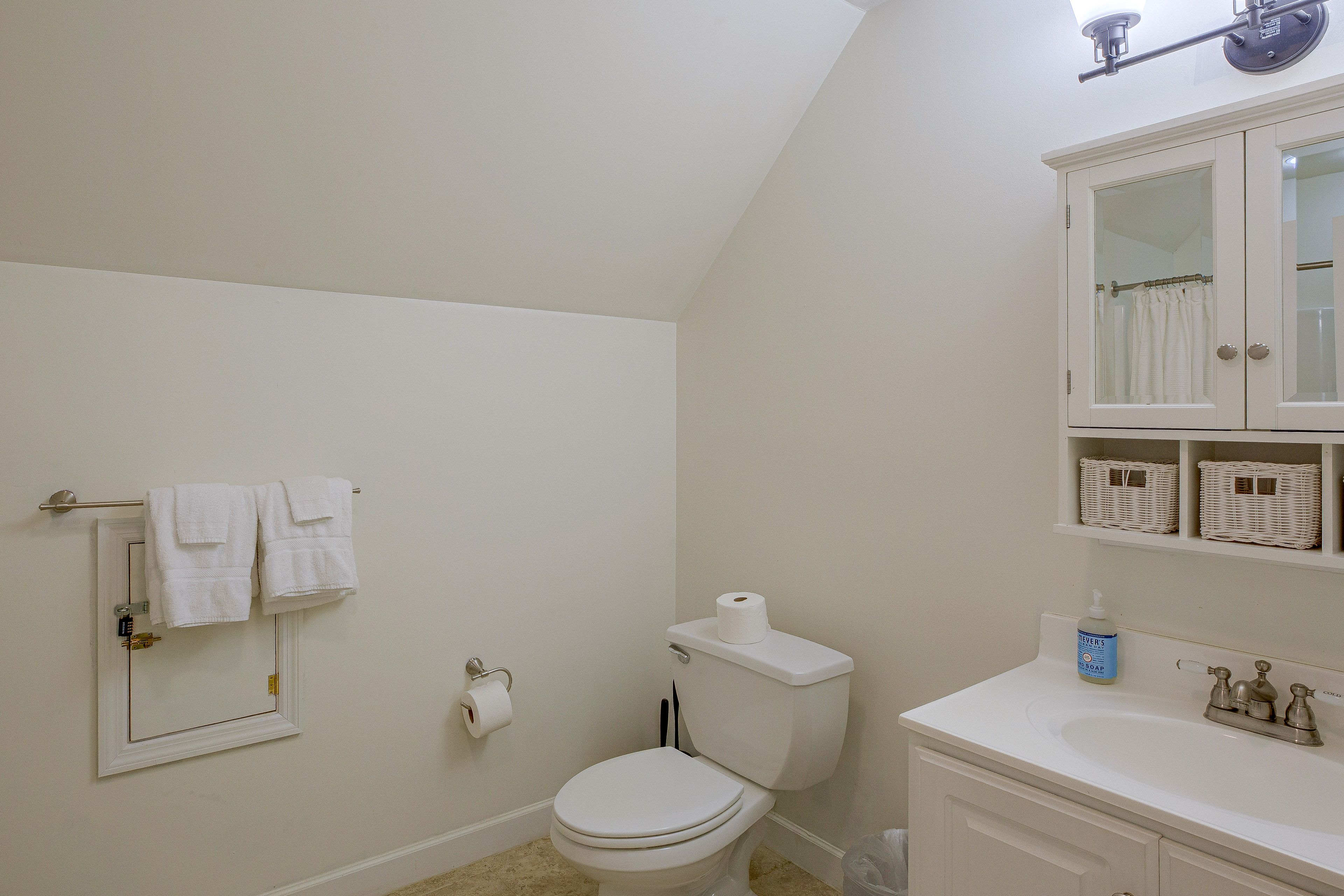 Bathroom | Towels Provided