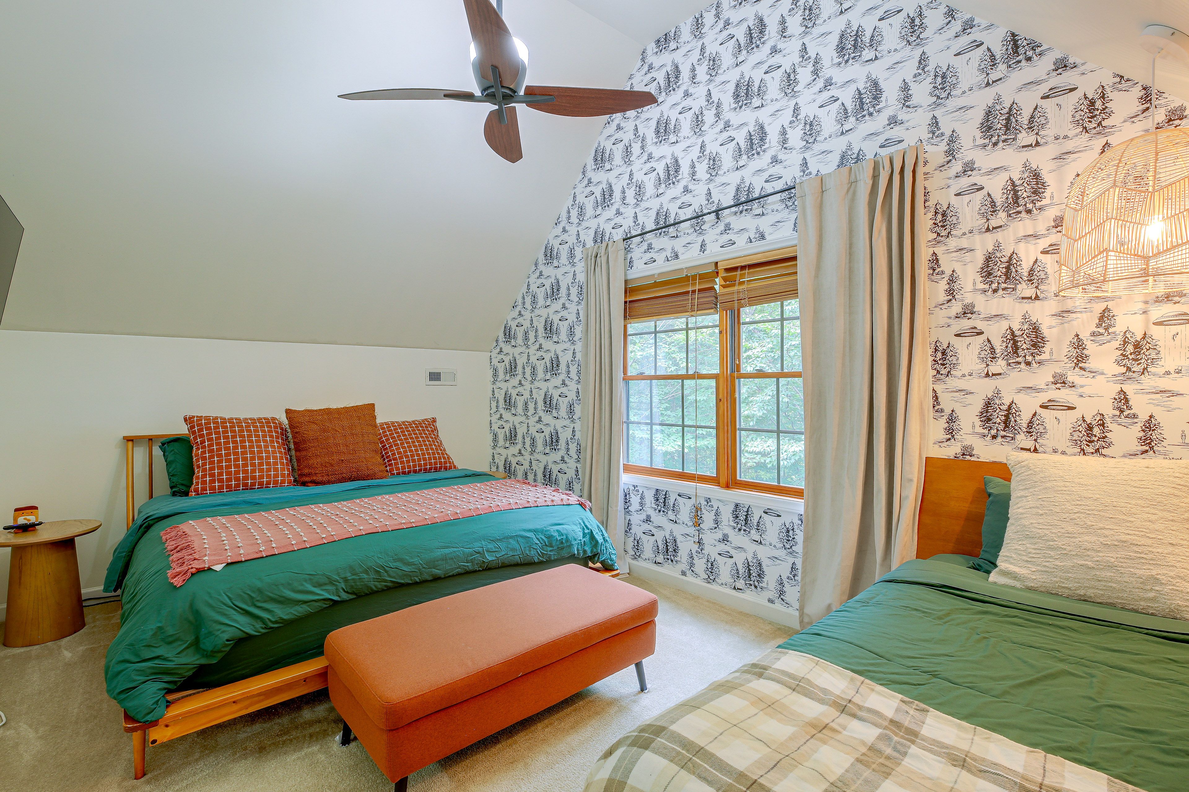 Bedroom 2 | King Bed | Twin Bed | Smart TV