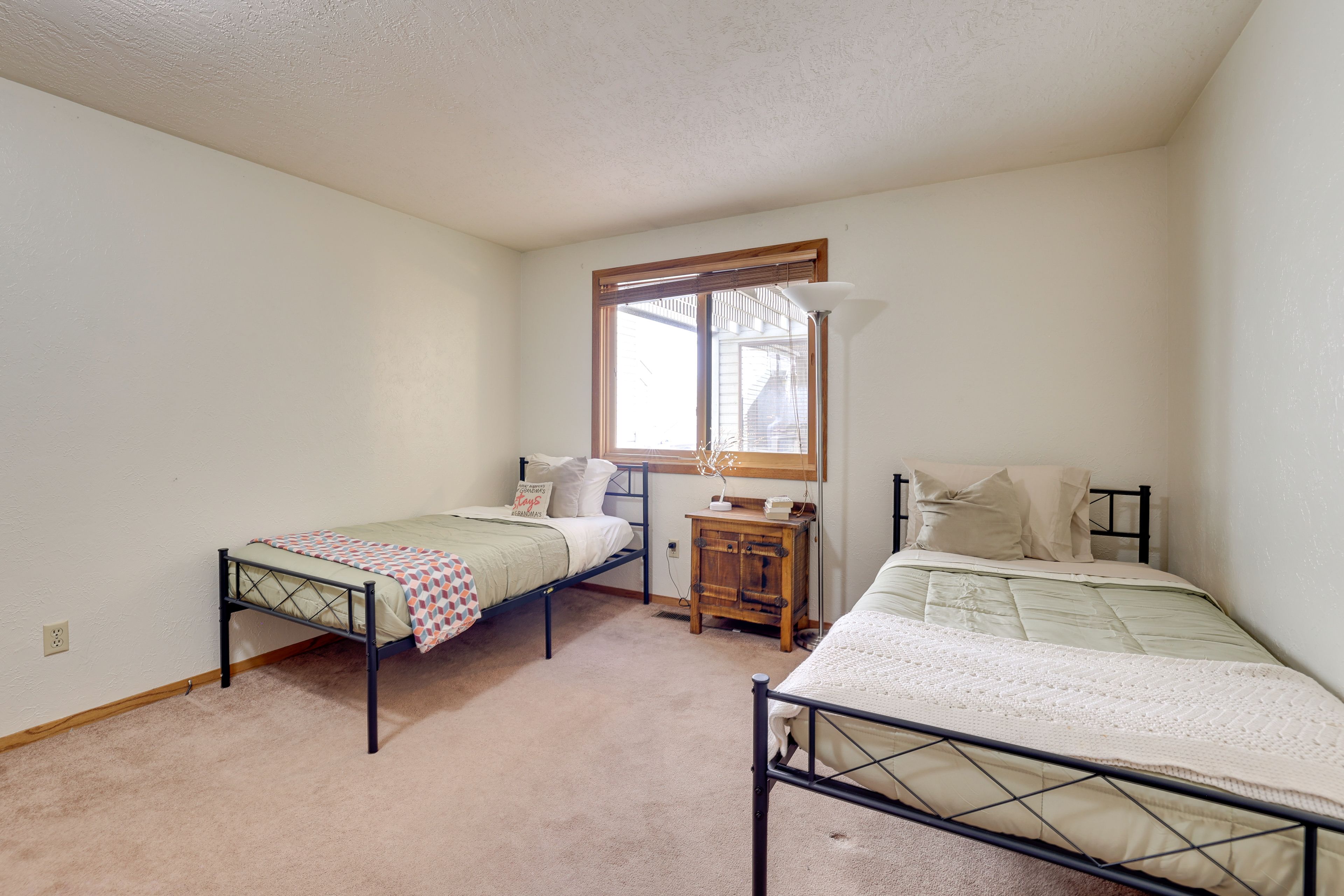 Bedroom 3 | 2 Twin Beds