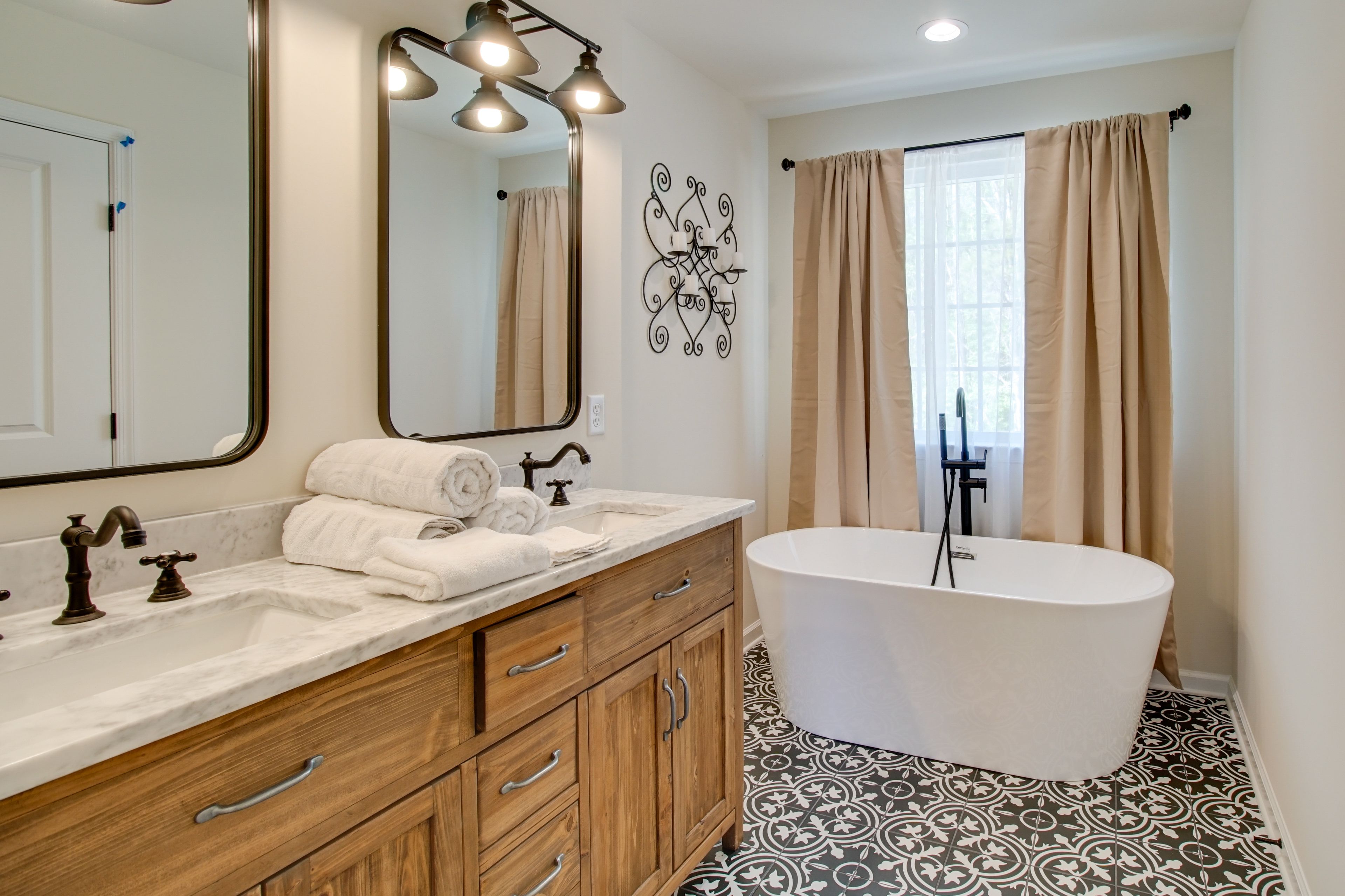 En-Suite Bathroom | Main Floor