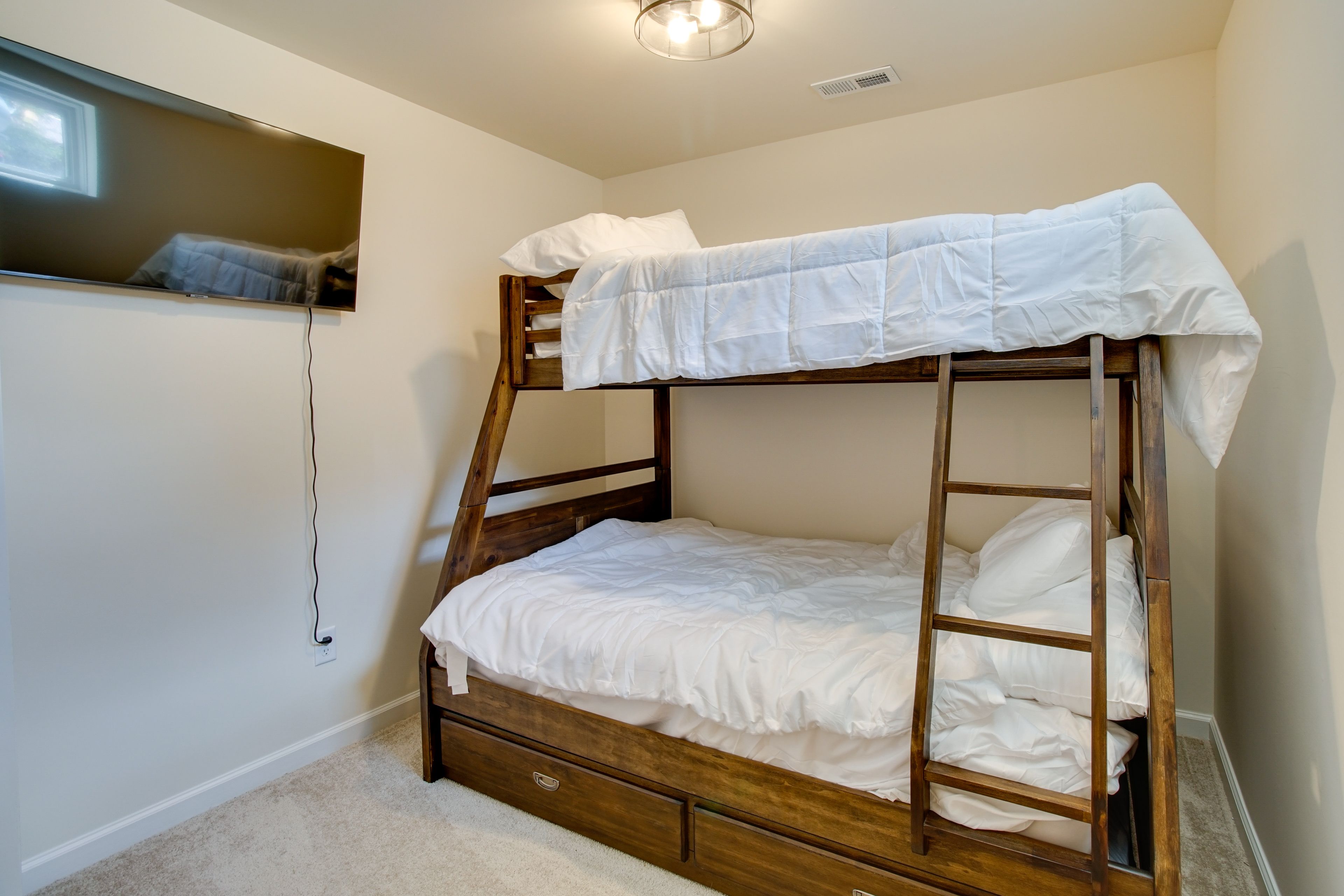Bedroom 5 | Twin/Full Bunk Bed w/ Twin Trundle | Basement | Smart TV
