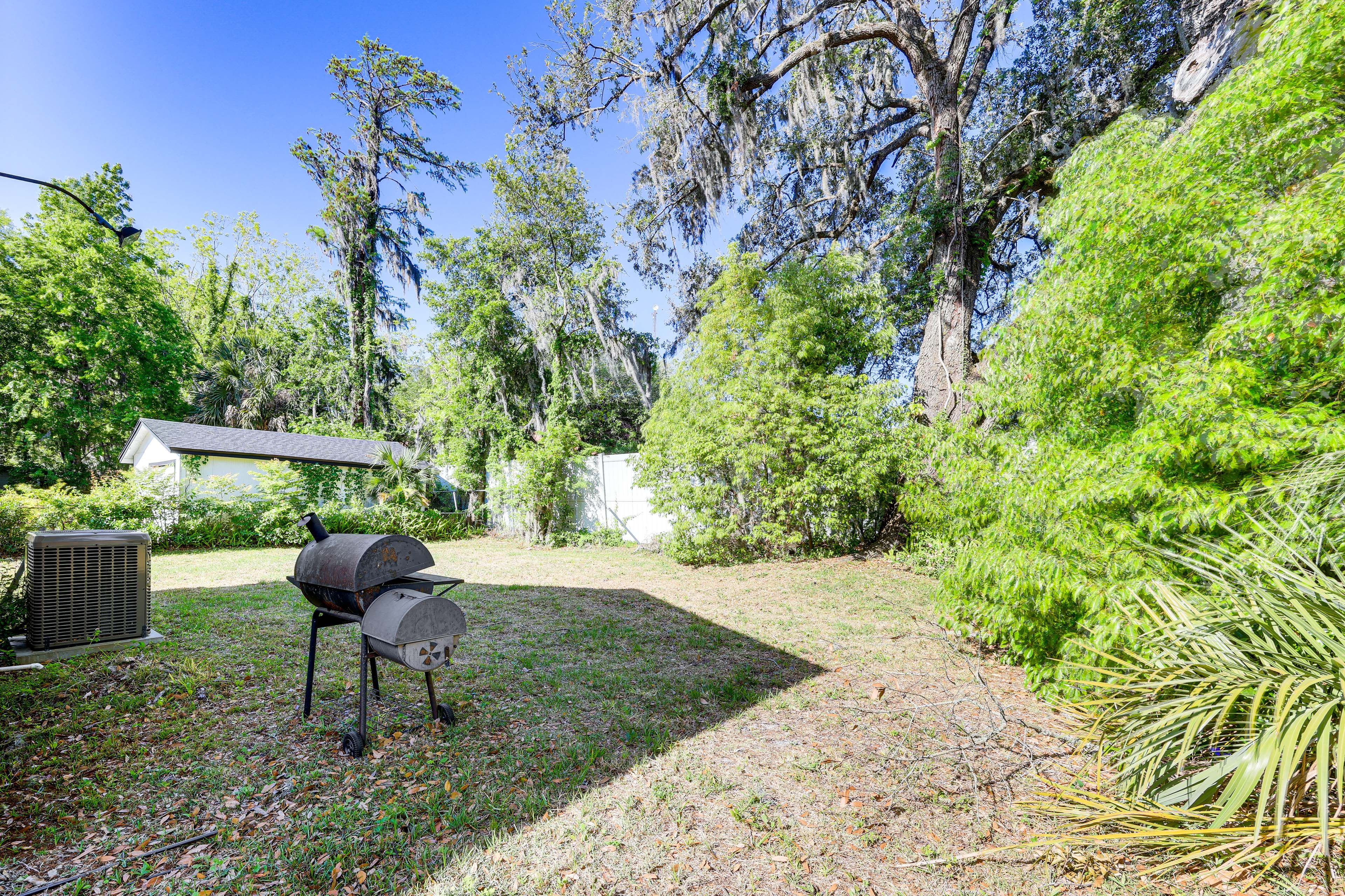 Fenced-In Yard | Charcoal Grill