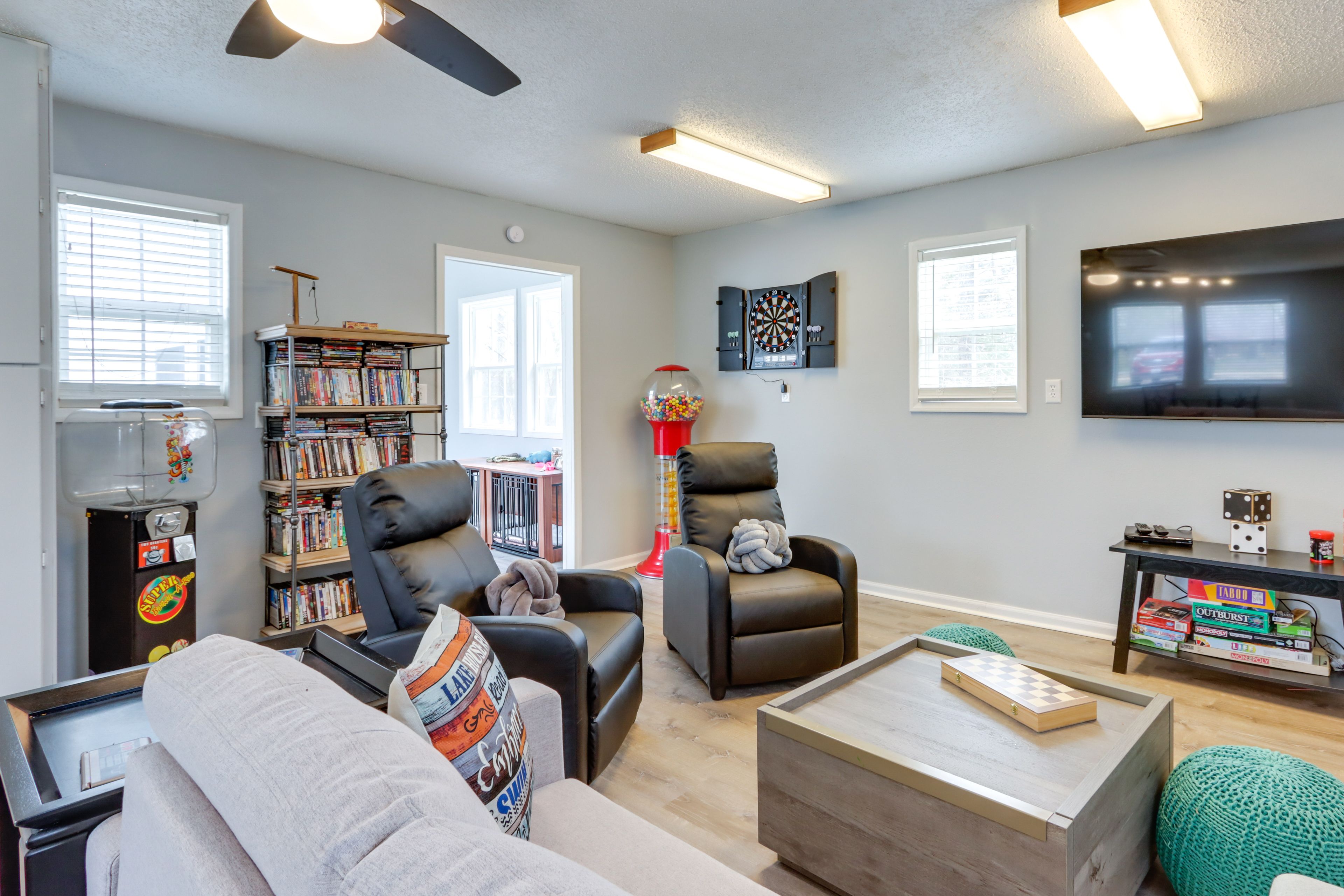 Pittsburg Vacation Rental | 3BR | 2BA | 3 Steps to Enter | 1,800 Sq Ft