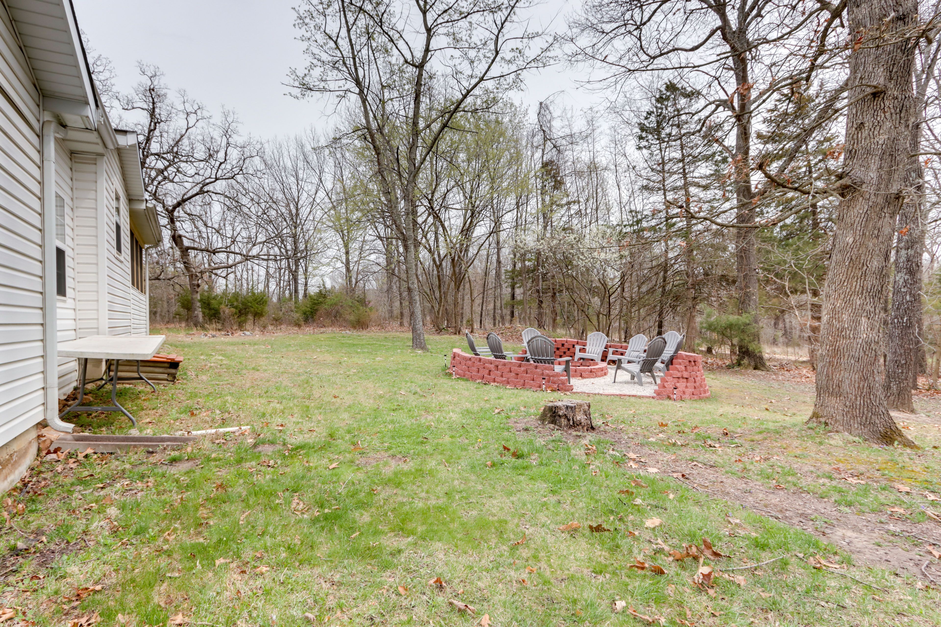 Private Yard | Secluded Area | Charcoal Grill