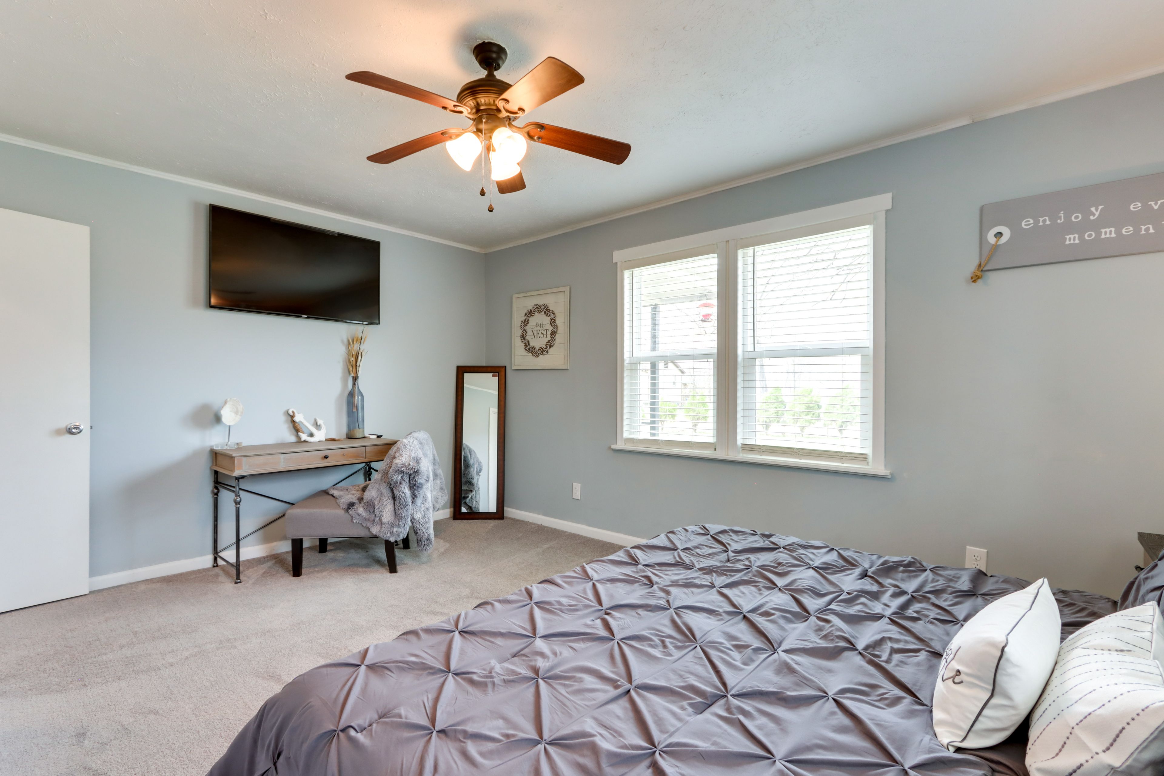 Bedroom 1 | King Bed | Smart TV | Home Office Area