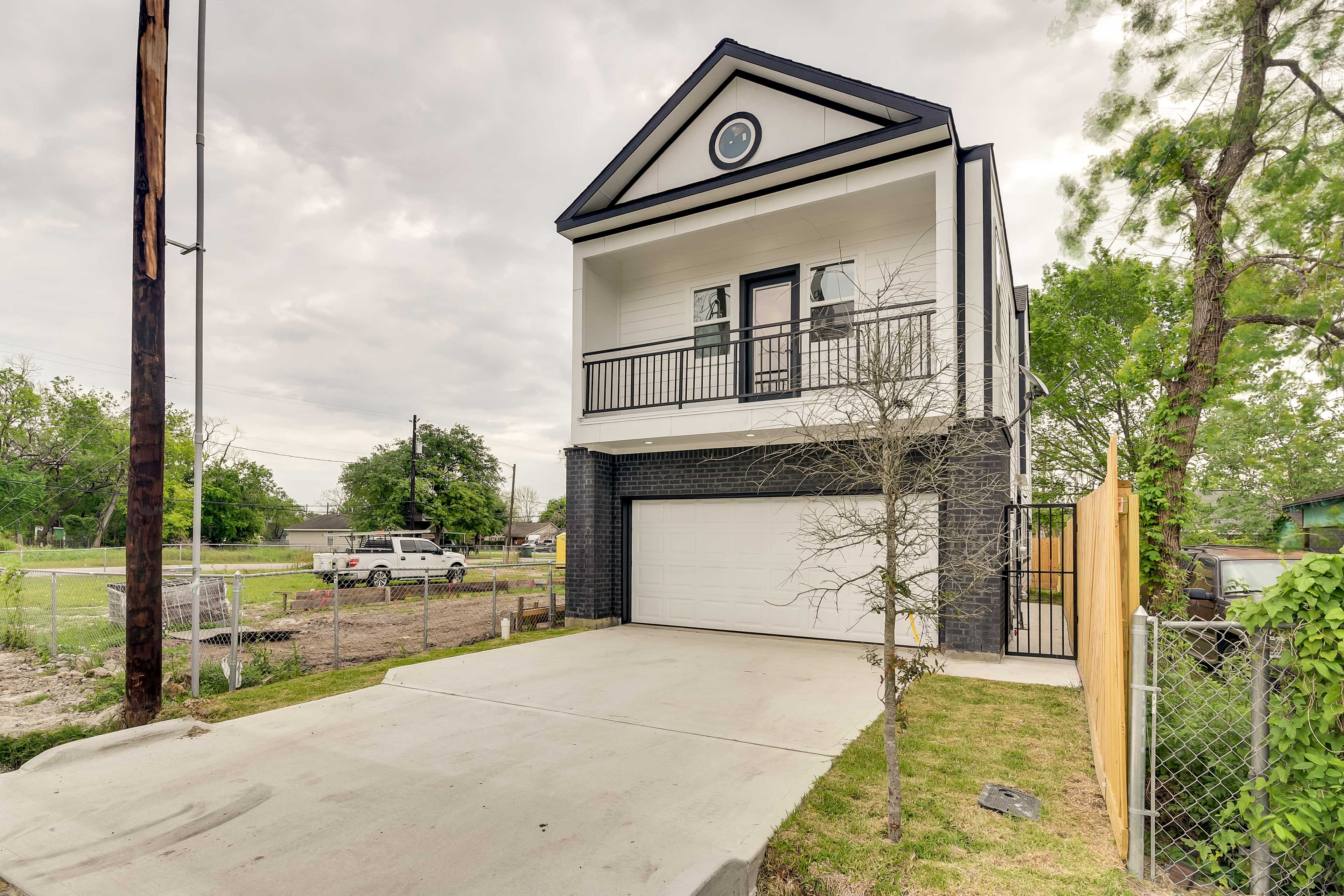 Townhome Exterior | Free WiFi | Fenced Yard | 4 Mi to Downtown Houston