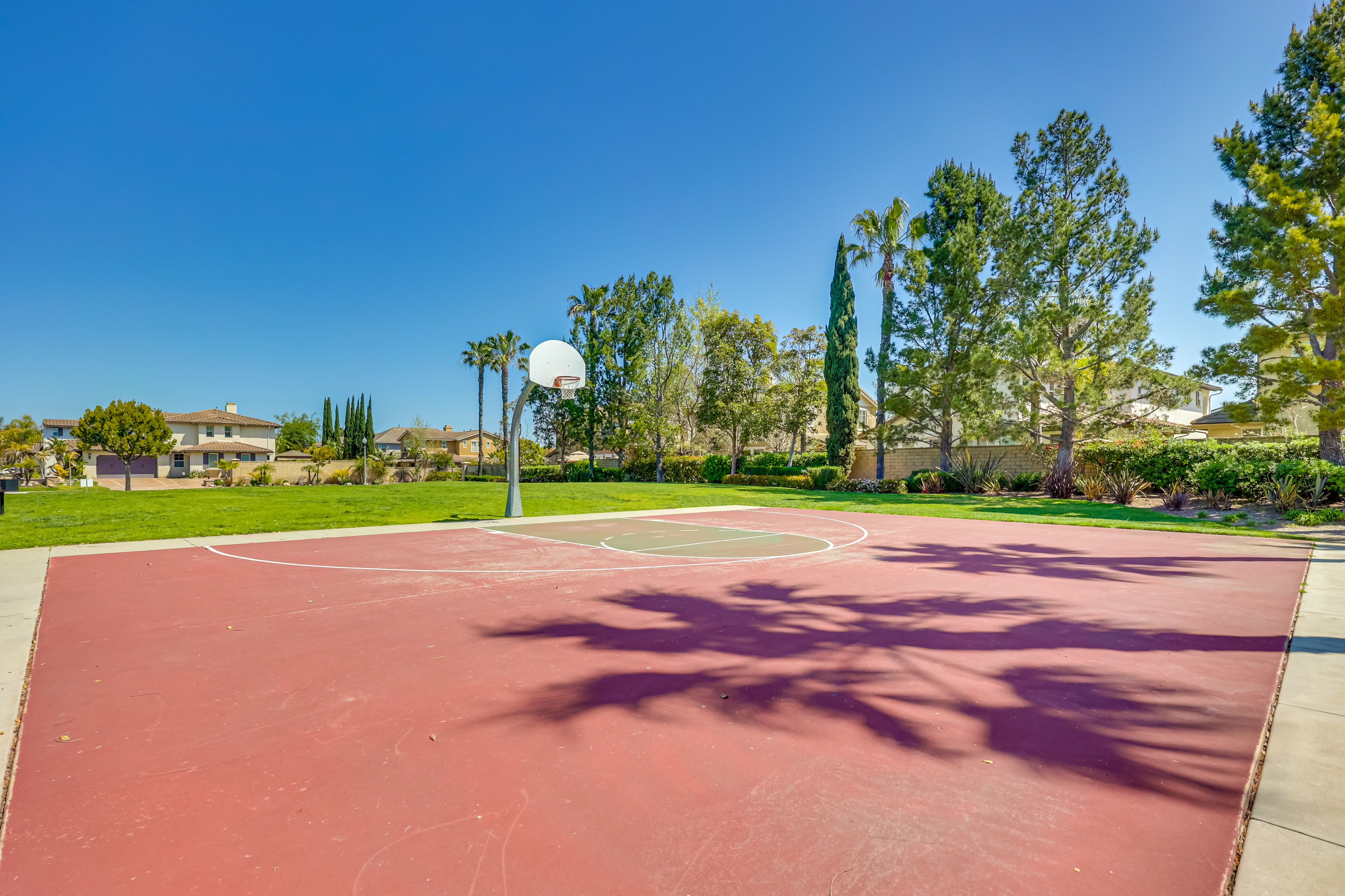Village at the Park Community Amenities | Basketball Court