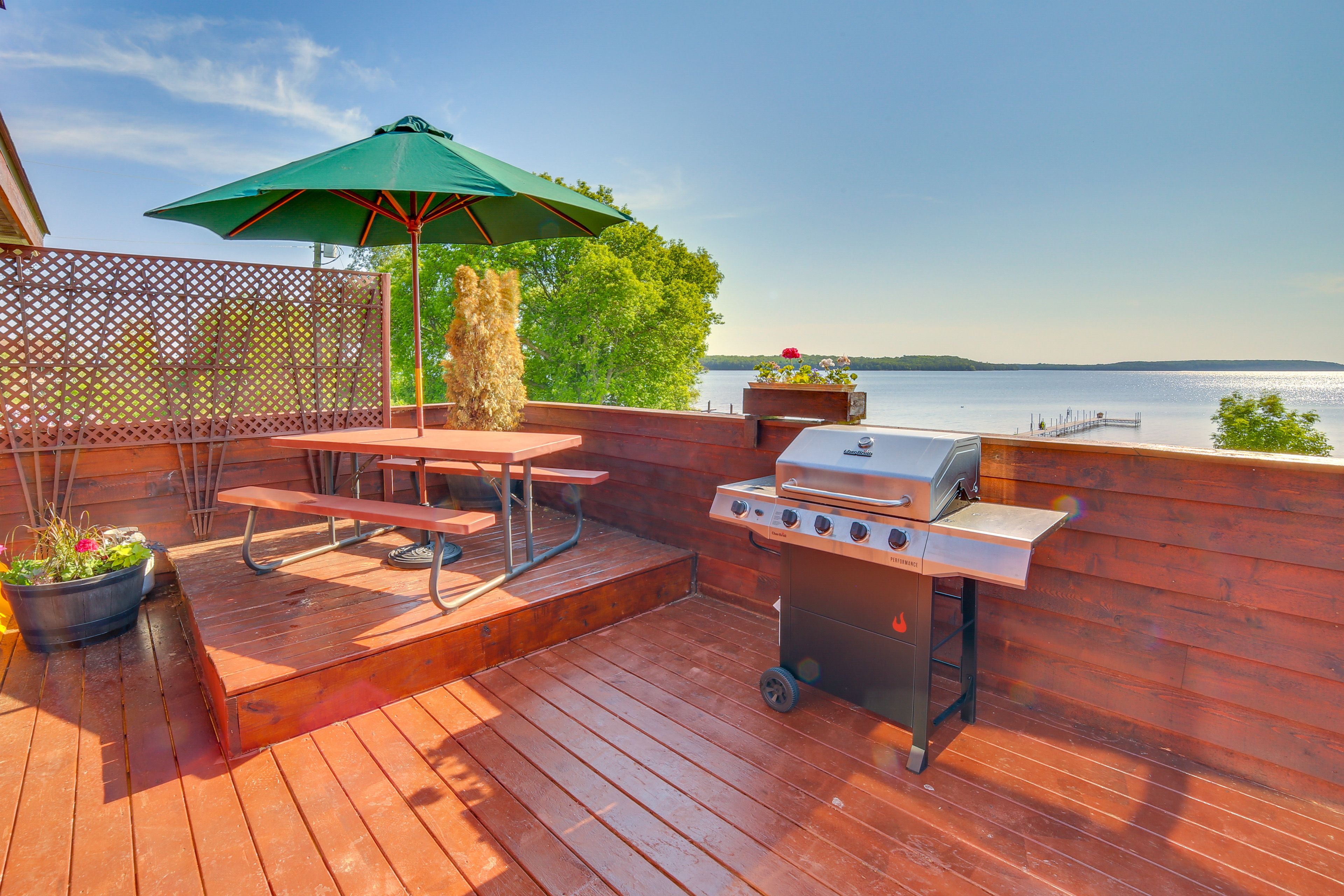 Private Deck | Hot Tub | Gas Grill | Smoker