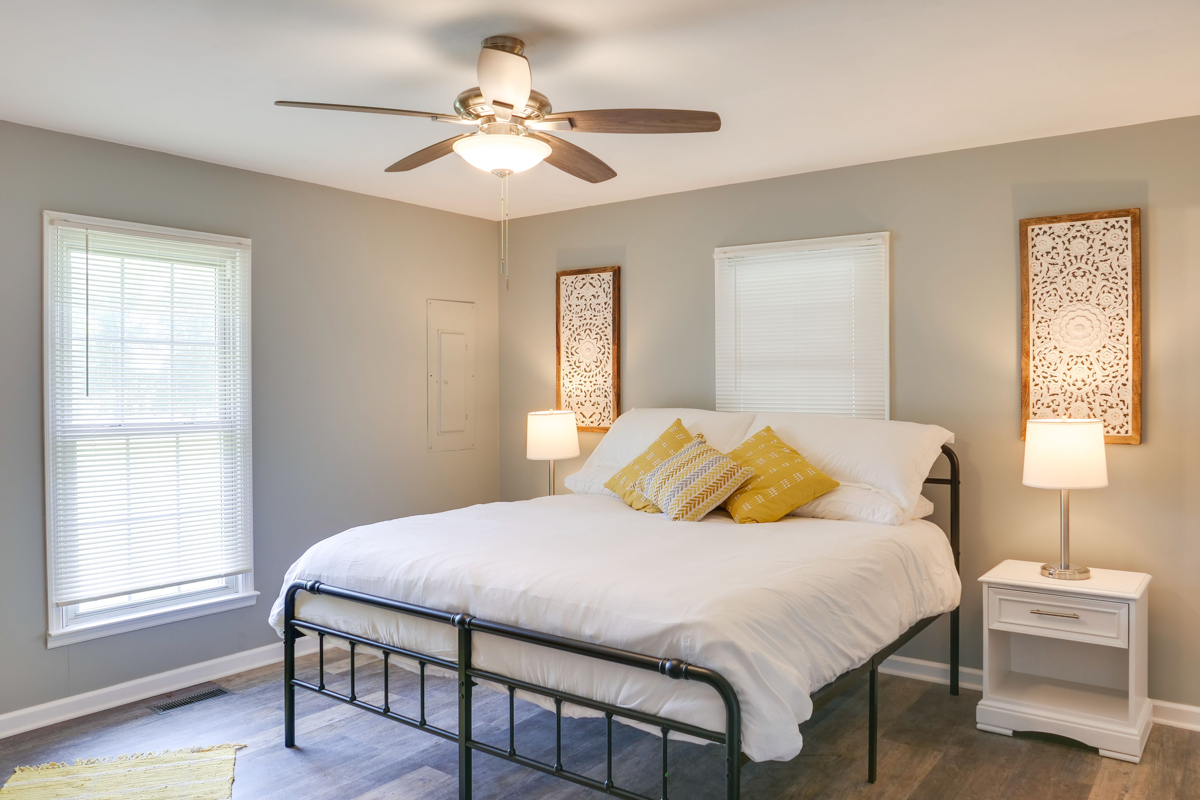 Bedroom 1 | King Bed | Smart TV