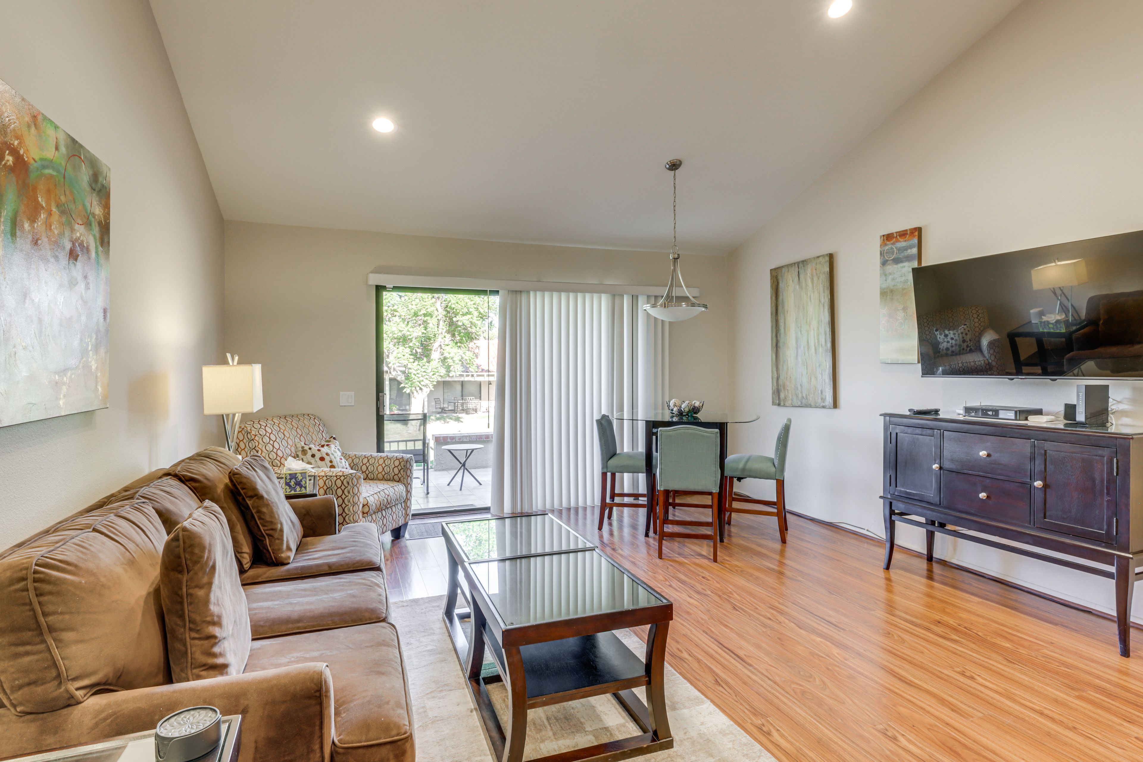 Living Room | Smart TV | Central Heating & A/C | Ceiling Fans | Board Games