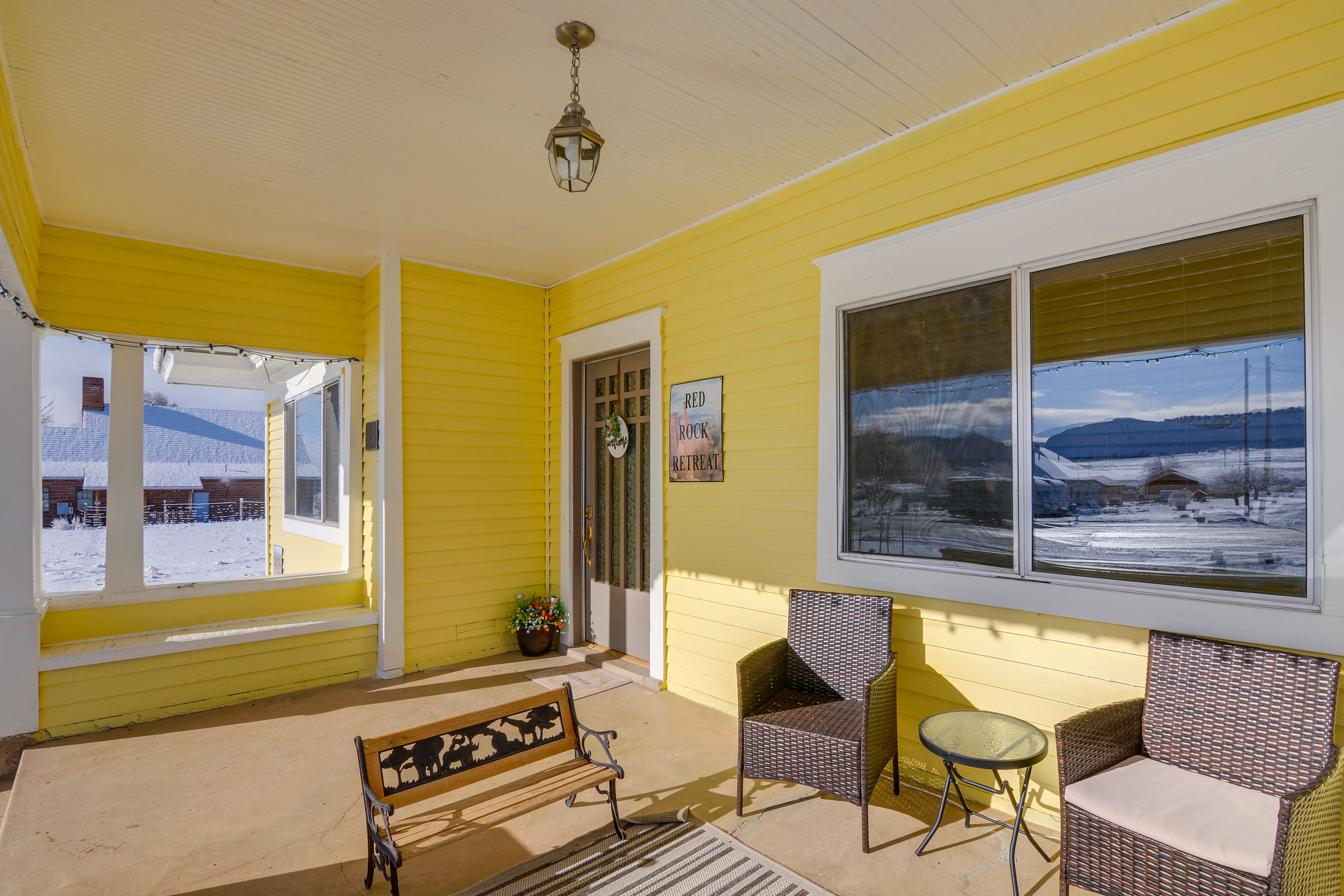 Private Porch | Outdoor Seating