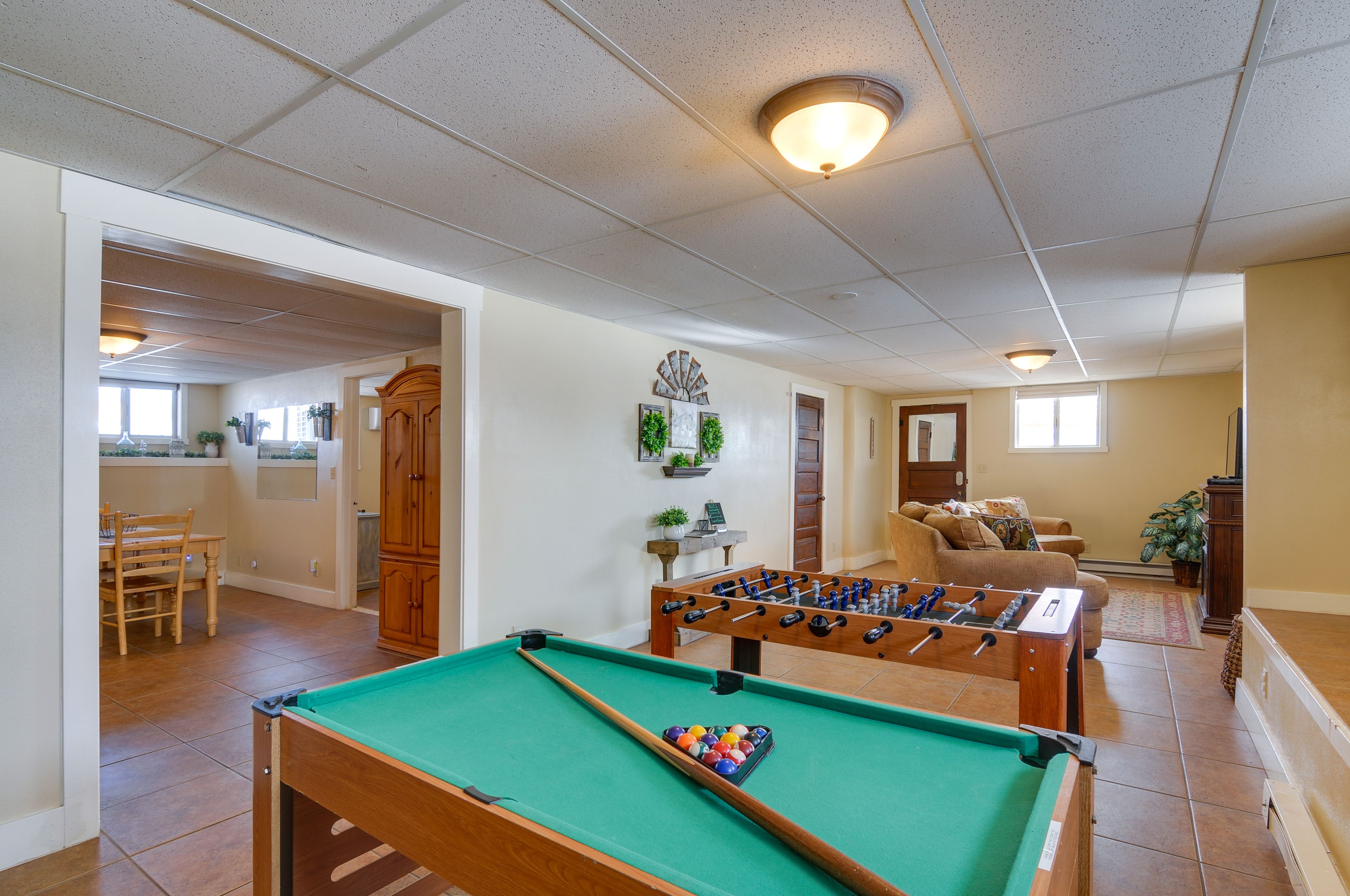 Home Interior | A/C Units | Electric Heat | Free WiFi