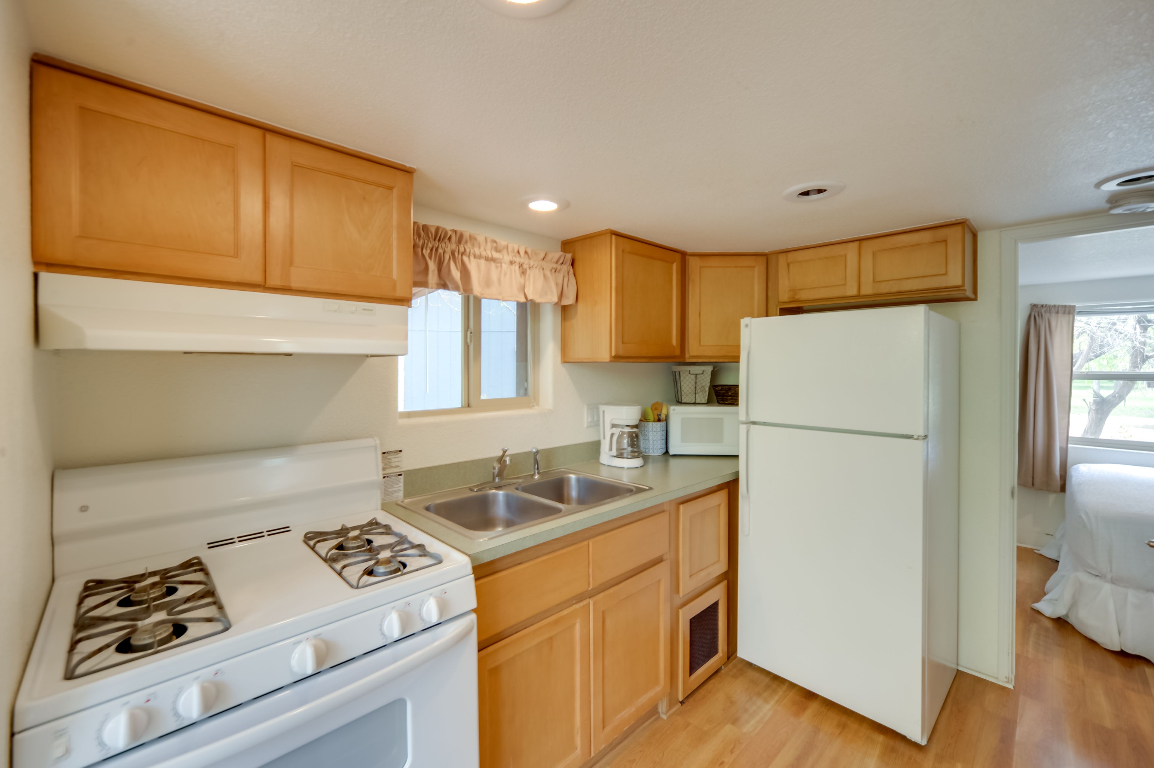 Kitchen | Trash Bags & Paper Towels Provided