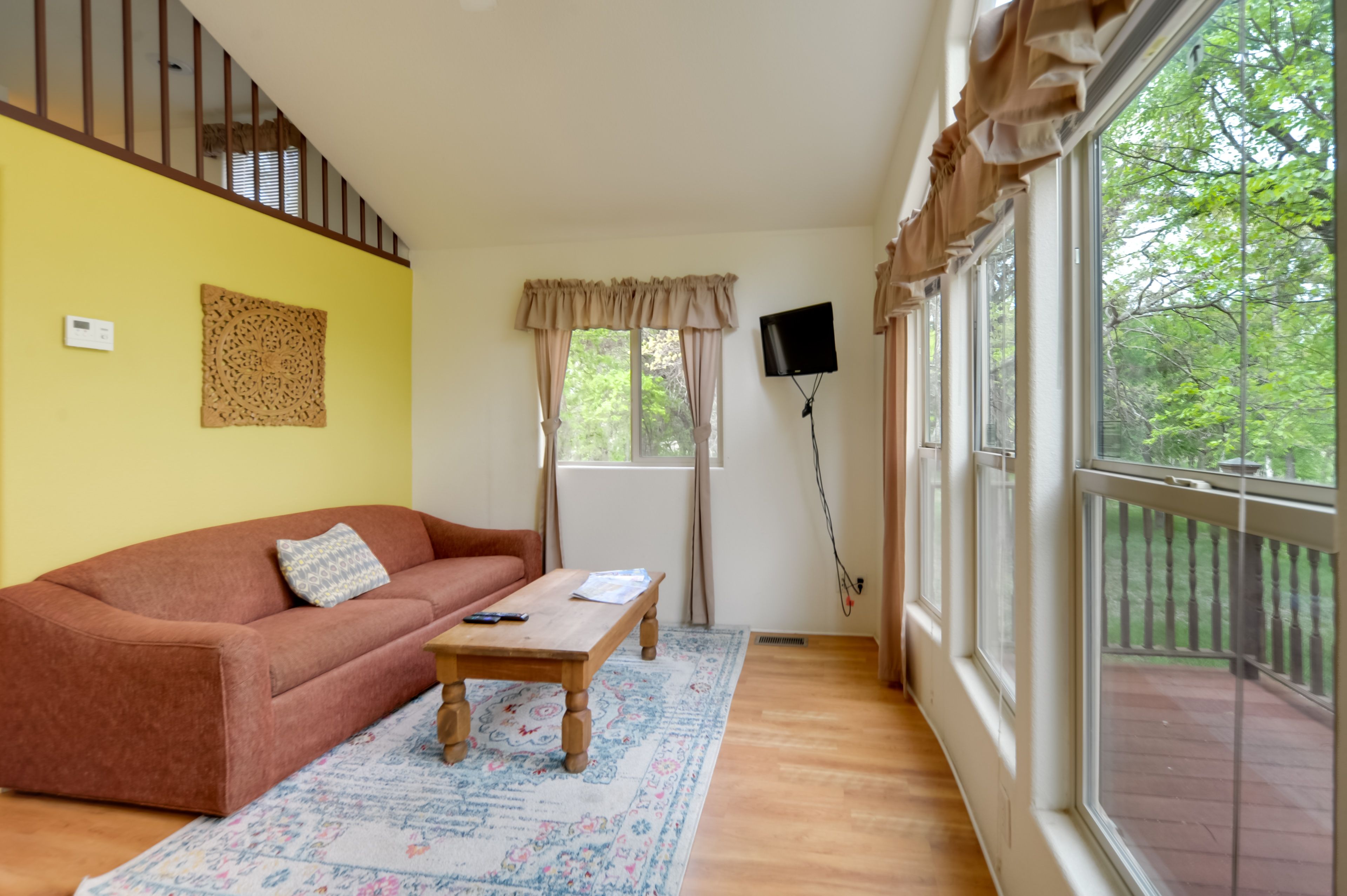 Living Room | Full Sleeper Sofa | Free WiFi