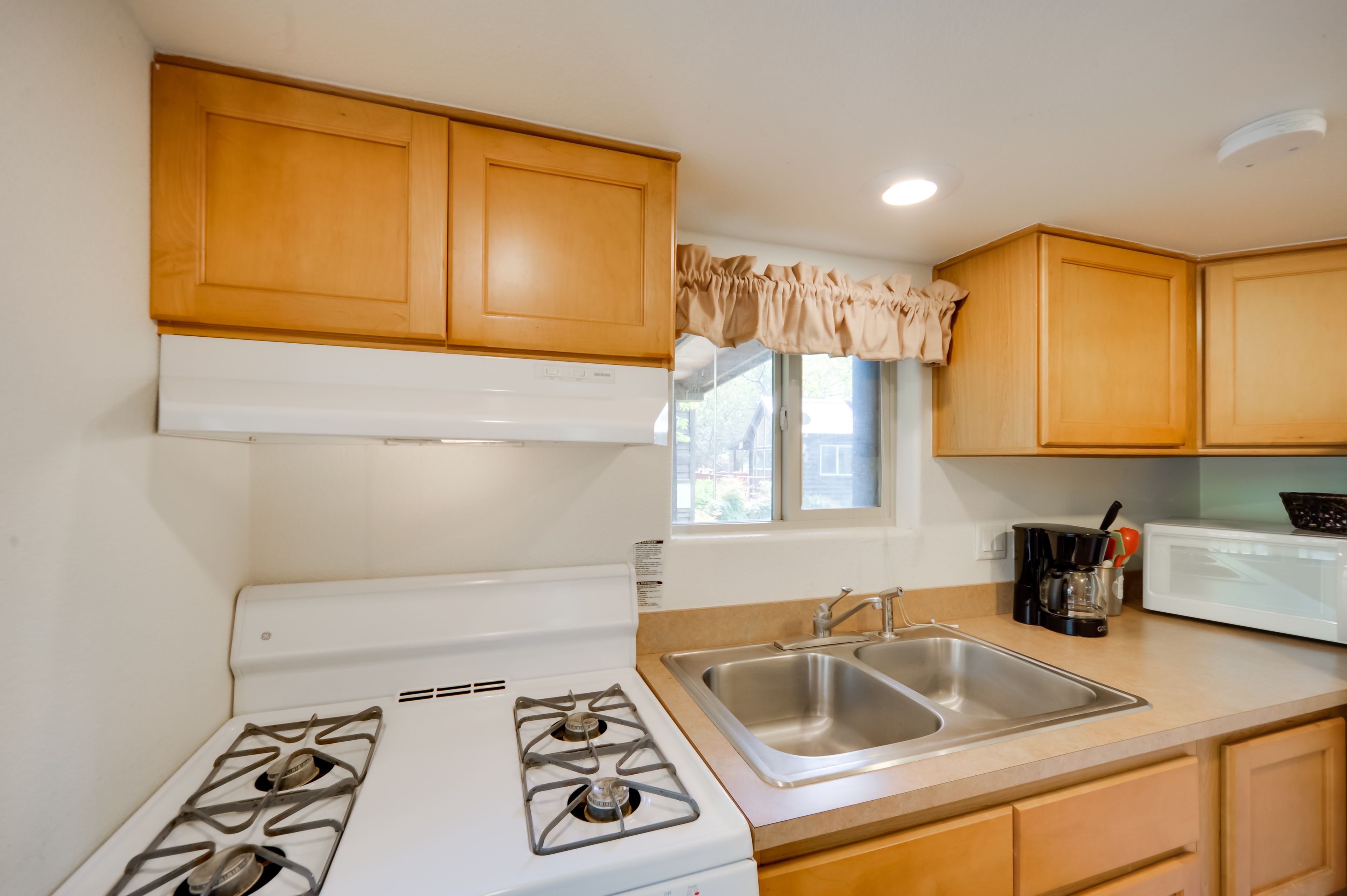 Kitchen | Trash Bags & Paper Towels