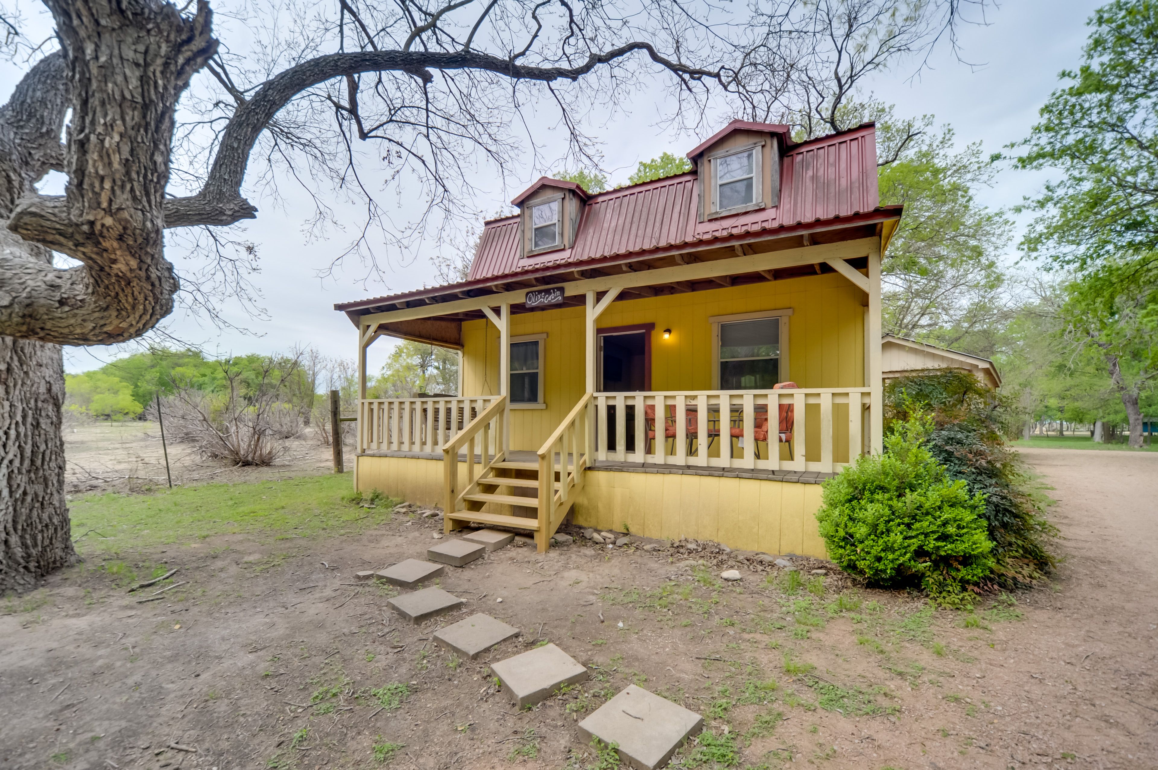 Fredericksburg Vacation Rental | Studio | 1BA | Stairs Required | 500 Sq Ft