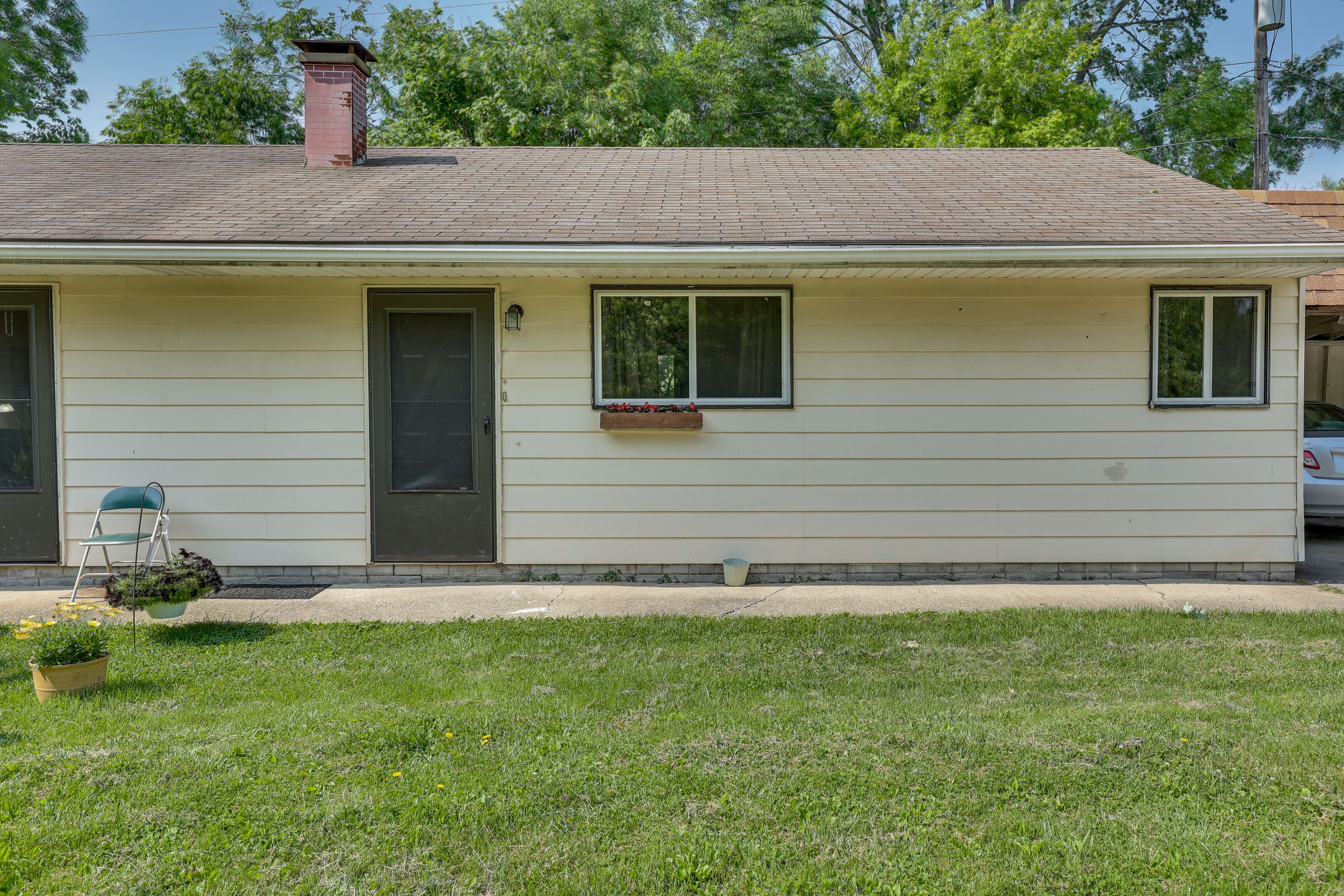 Front Yard (Shared)