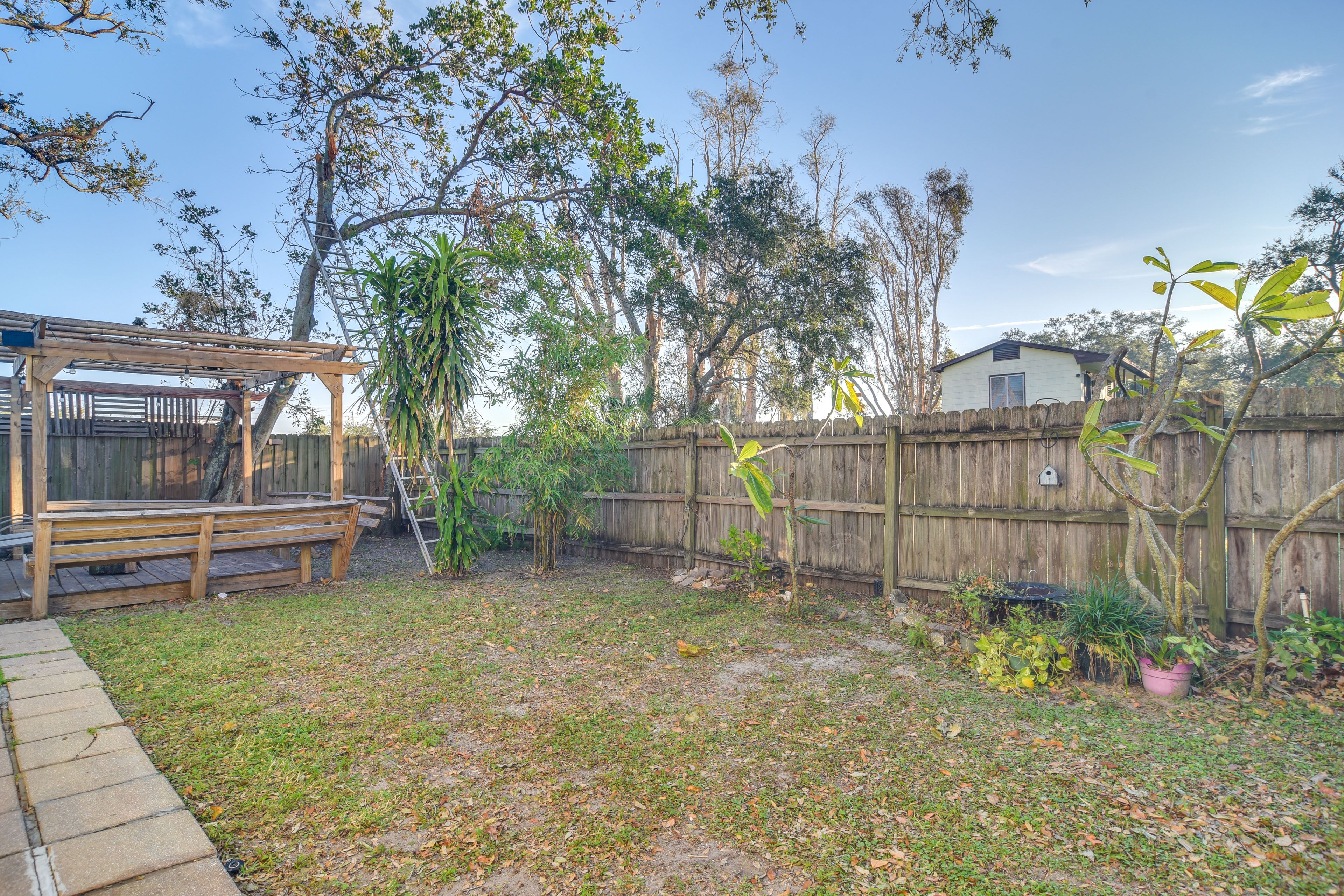 Community Amenities | Yard