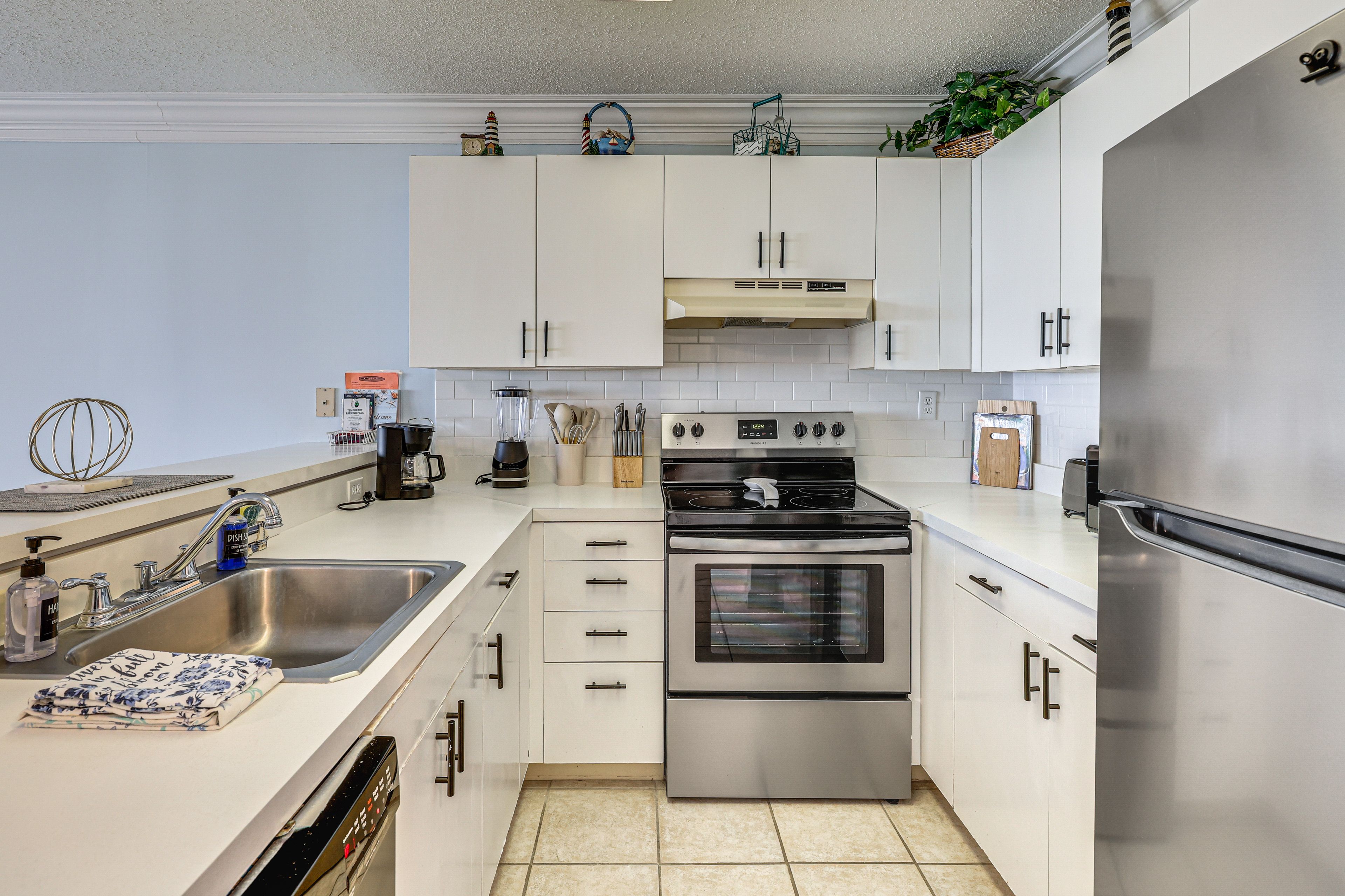 Kitchen | Keyless Entry | Free WiFi | Prime Location | Direct Beach Access