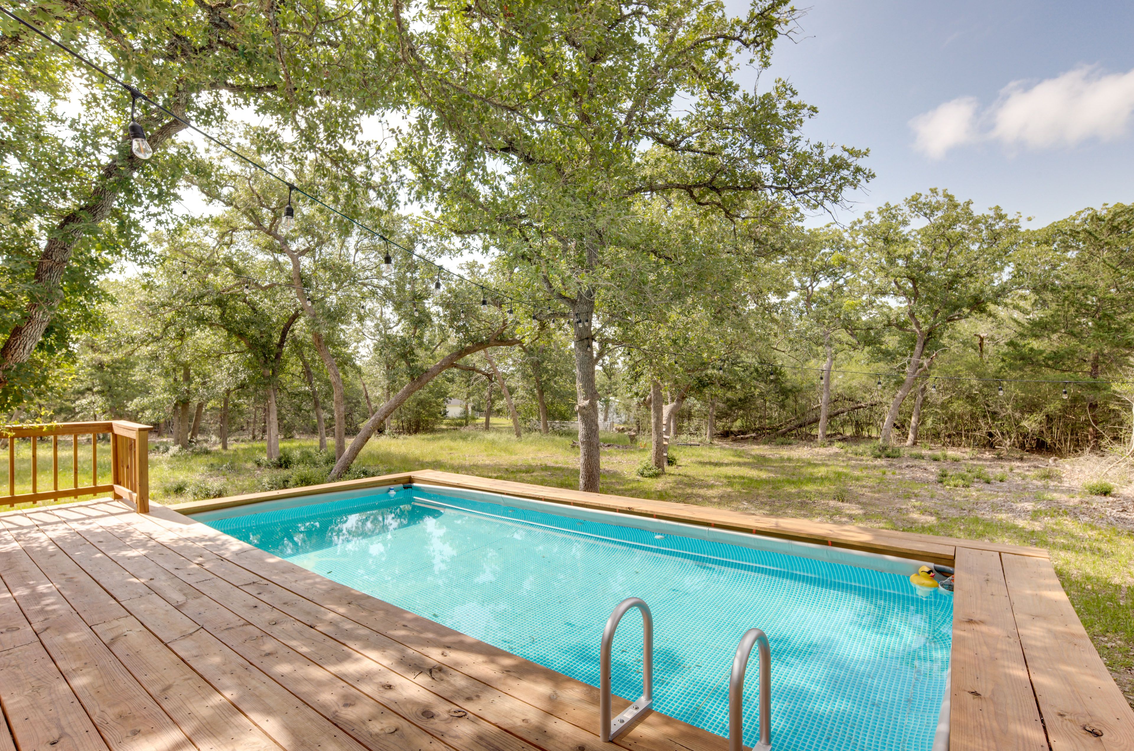 Seasonal Private Outdoor Pool (Available in Spring)