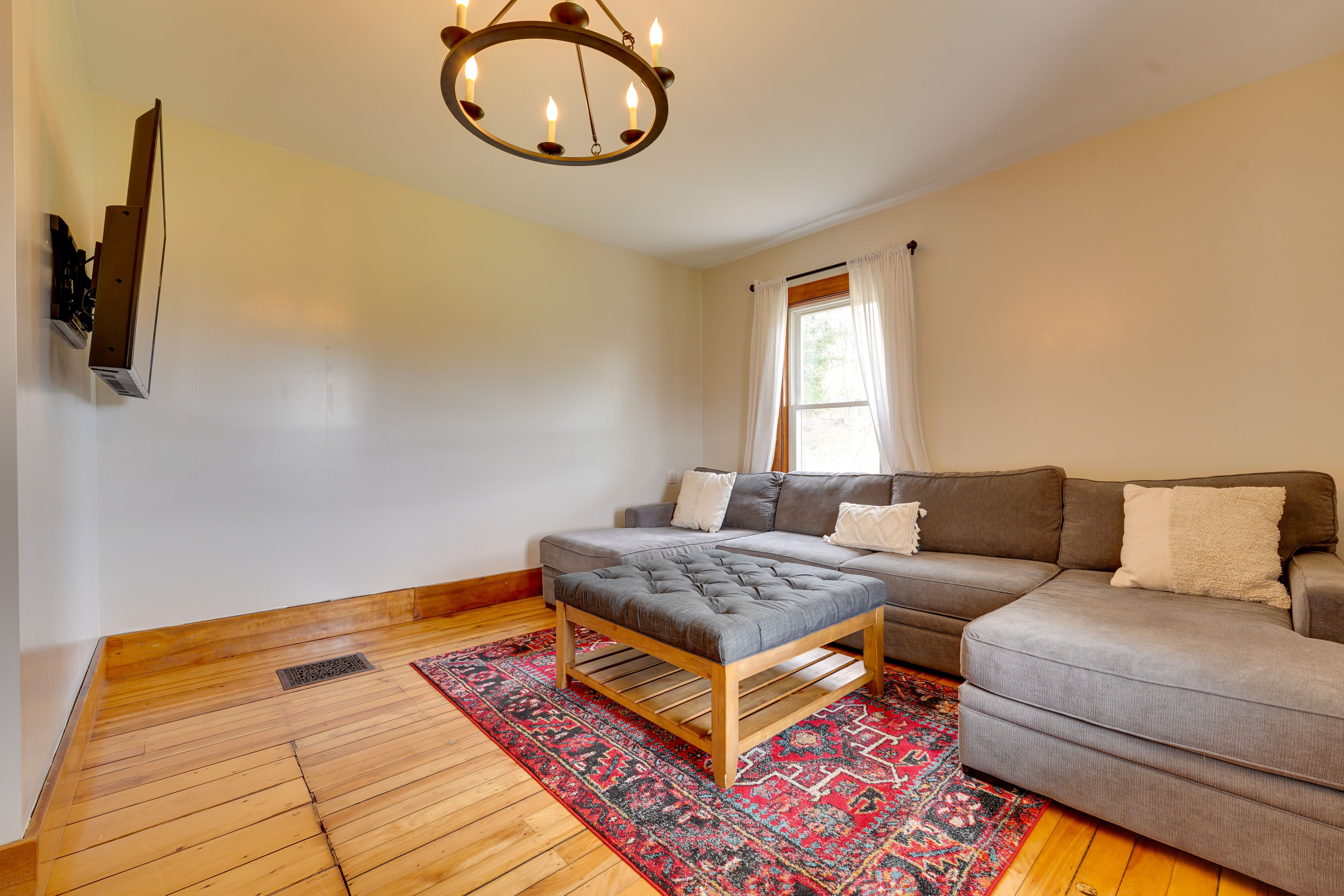 Media Room | Smart TV | Cable/Satellite | Books | Board Games | 1st Floor