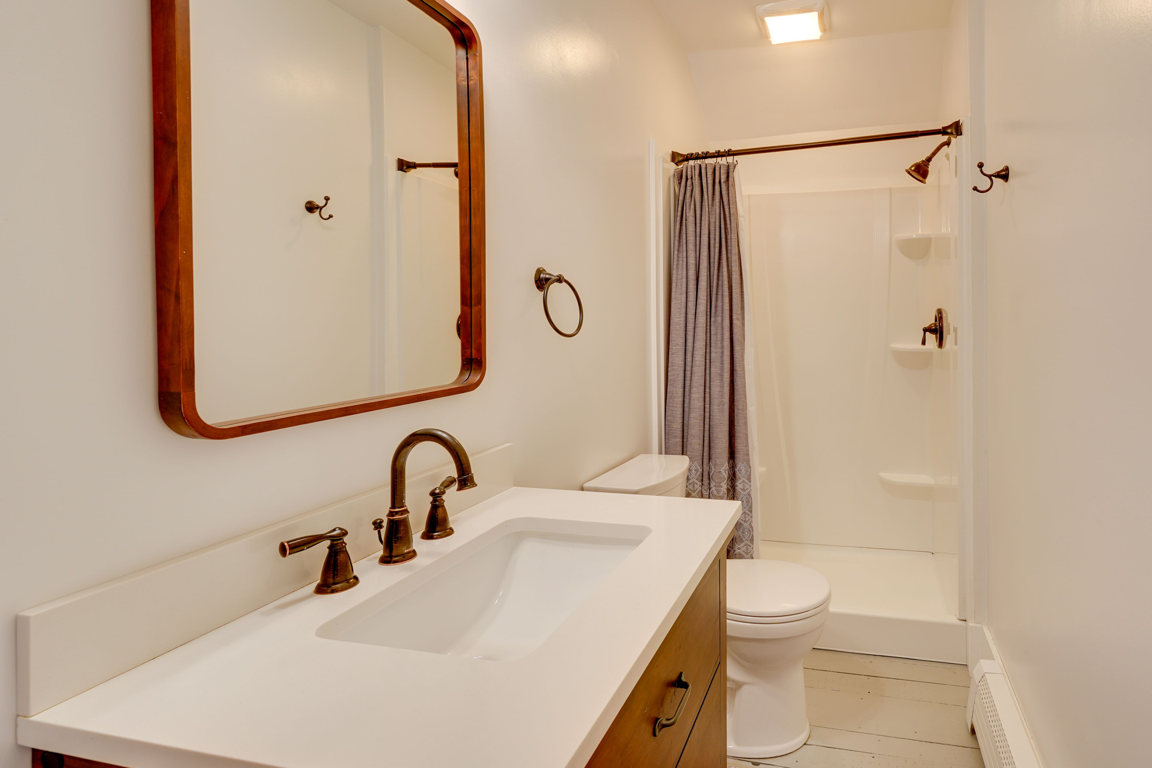 Bathroom | 1st Floor