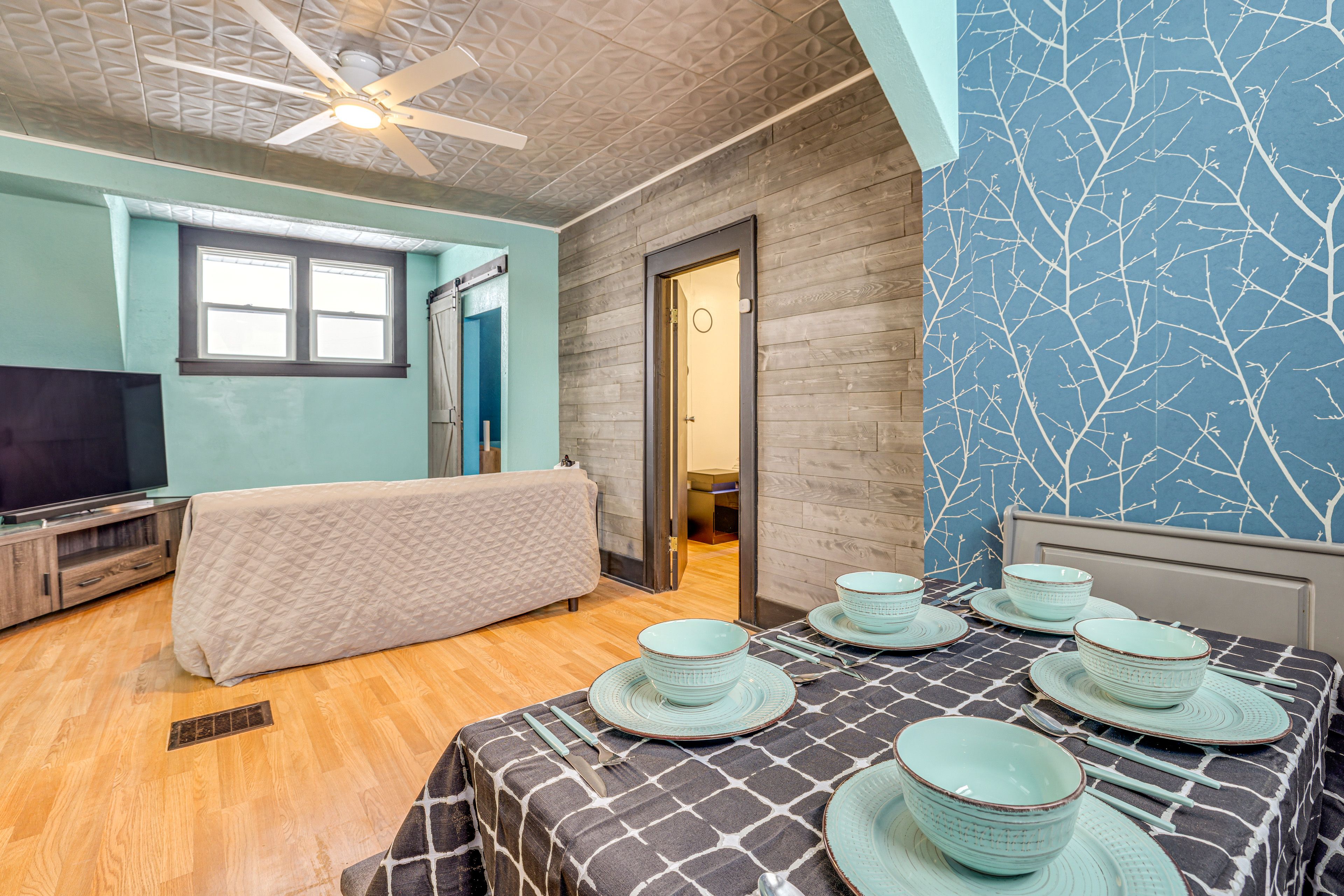 Dining Area | Dishware & Flatware