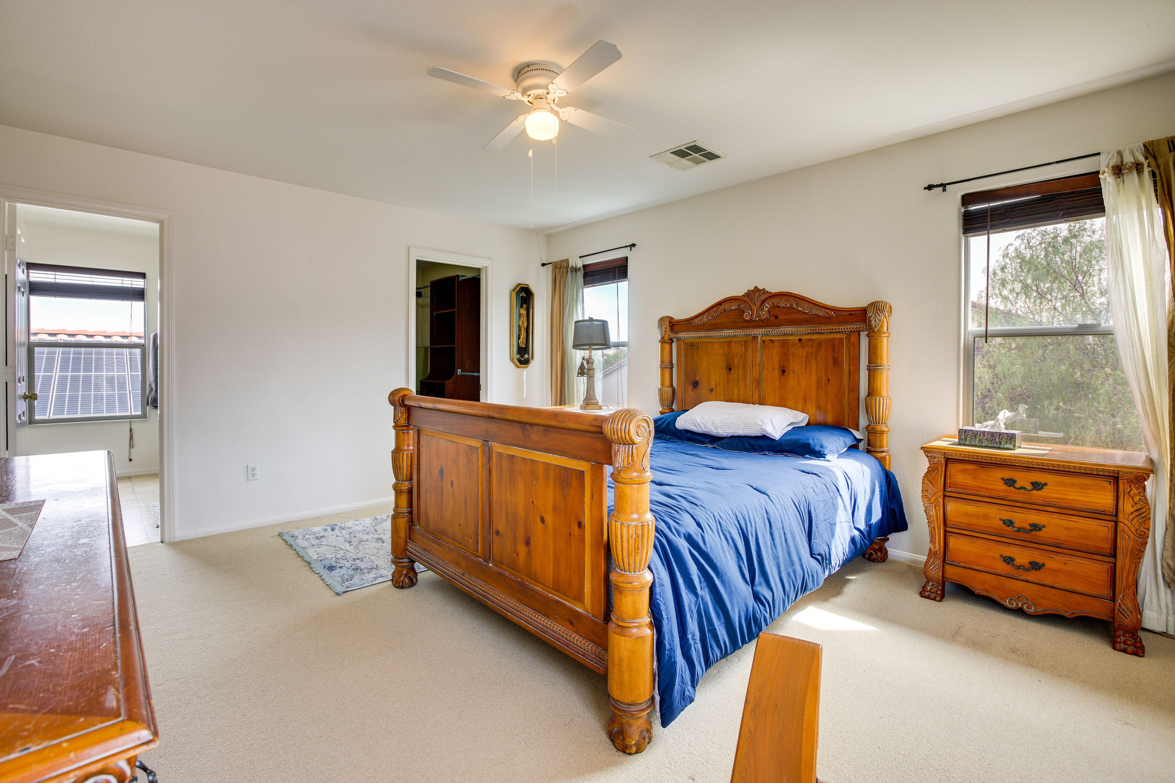 Bedroom 1 | Queen Bed | Walk-In Closet | 2nd Floor