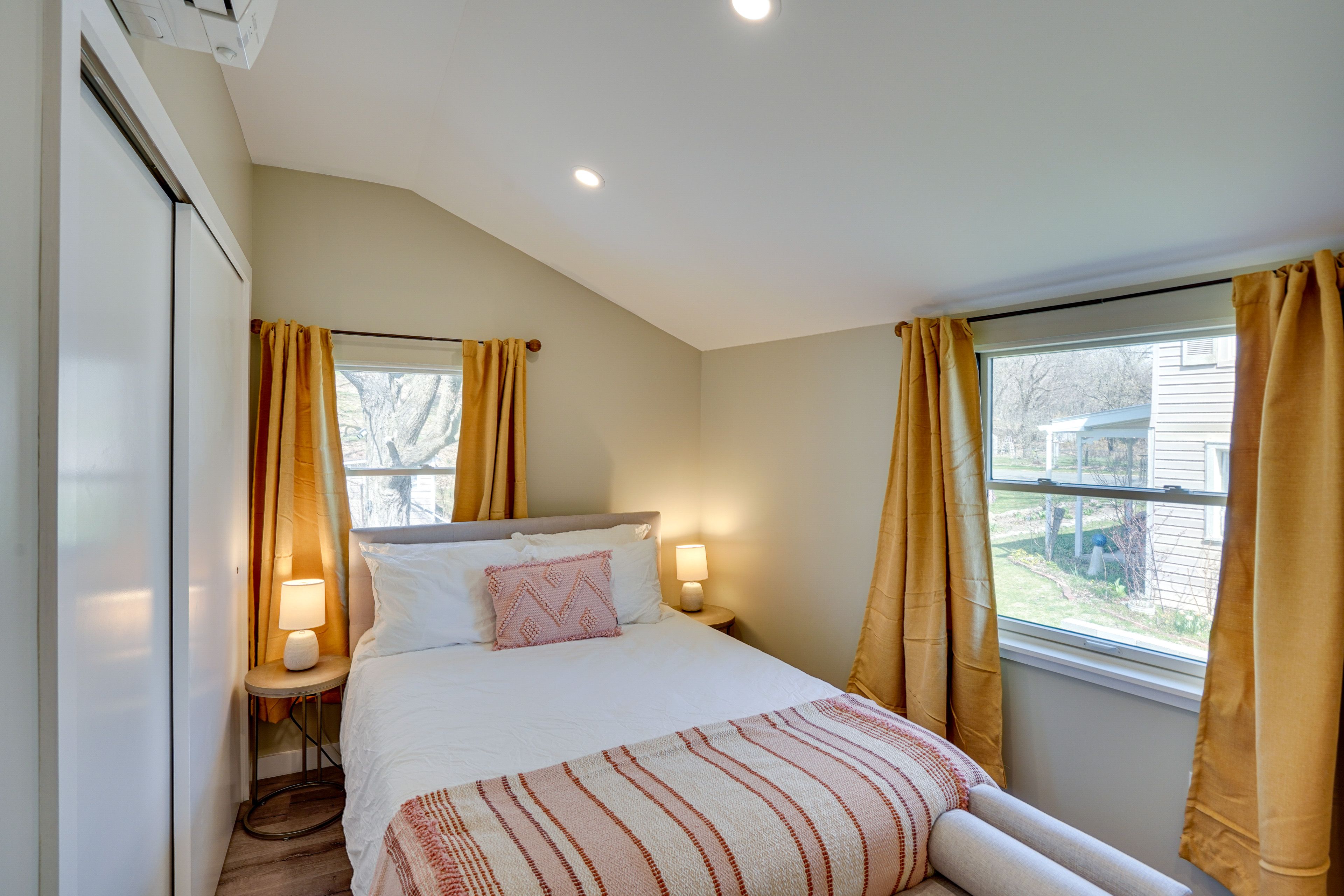 Bedroom 3 | Full Bed | 2nd Floor