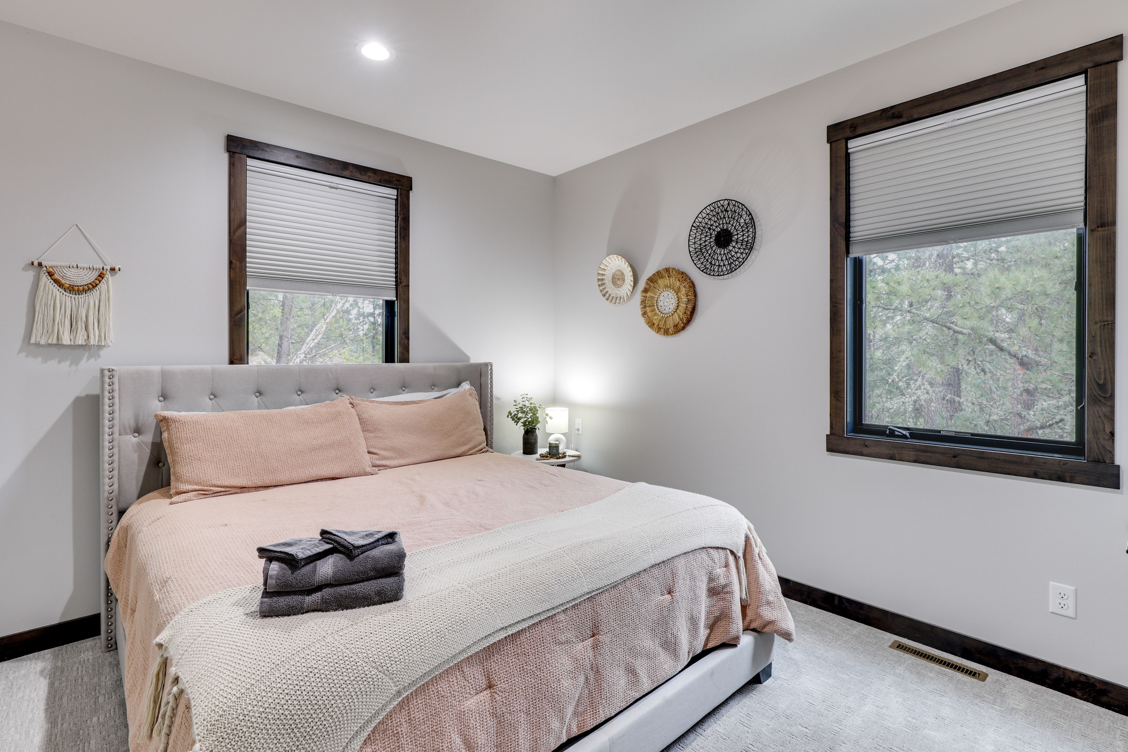 Bedroom 5 | Queen Bed
