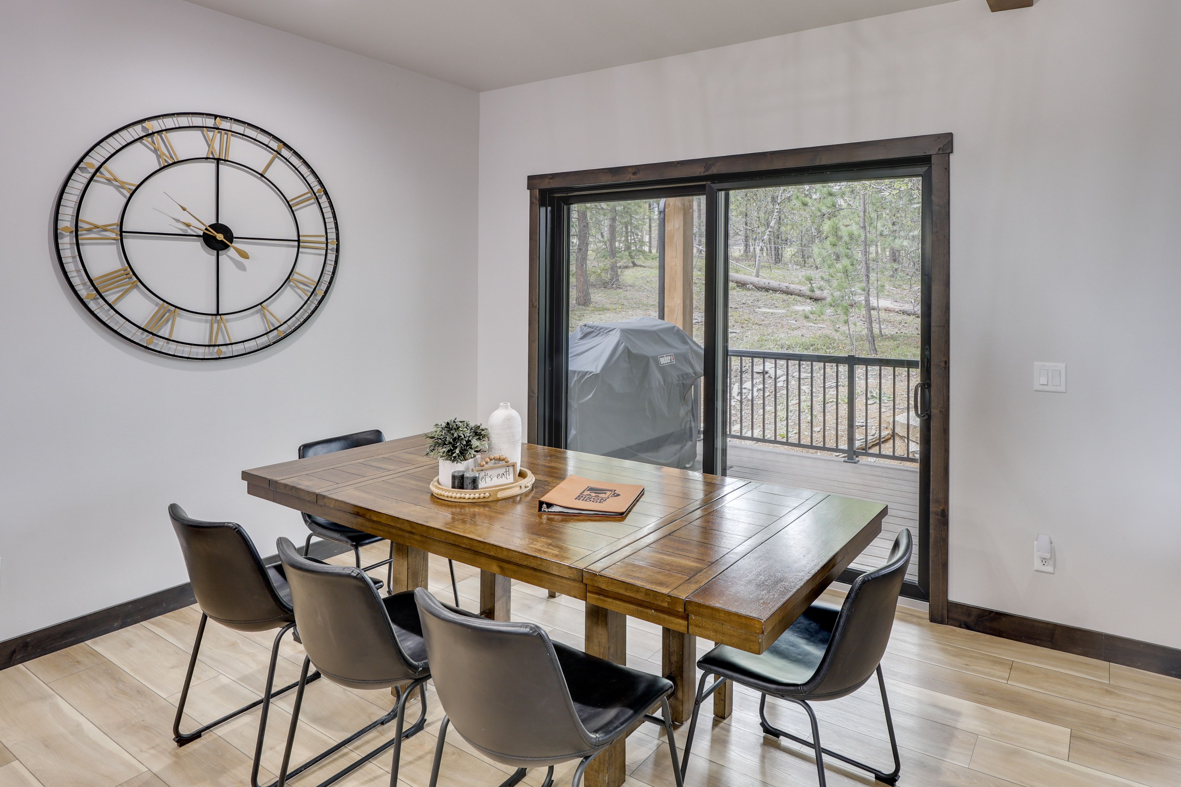 Dining Area | Dishware & Flatware Provided | Central A/C & Heating