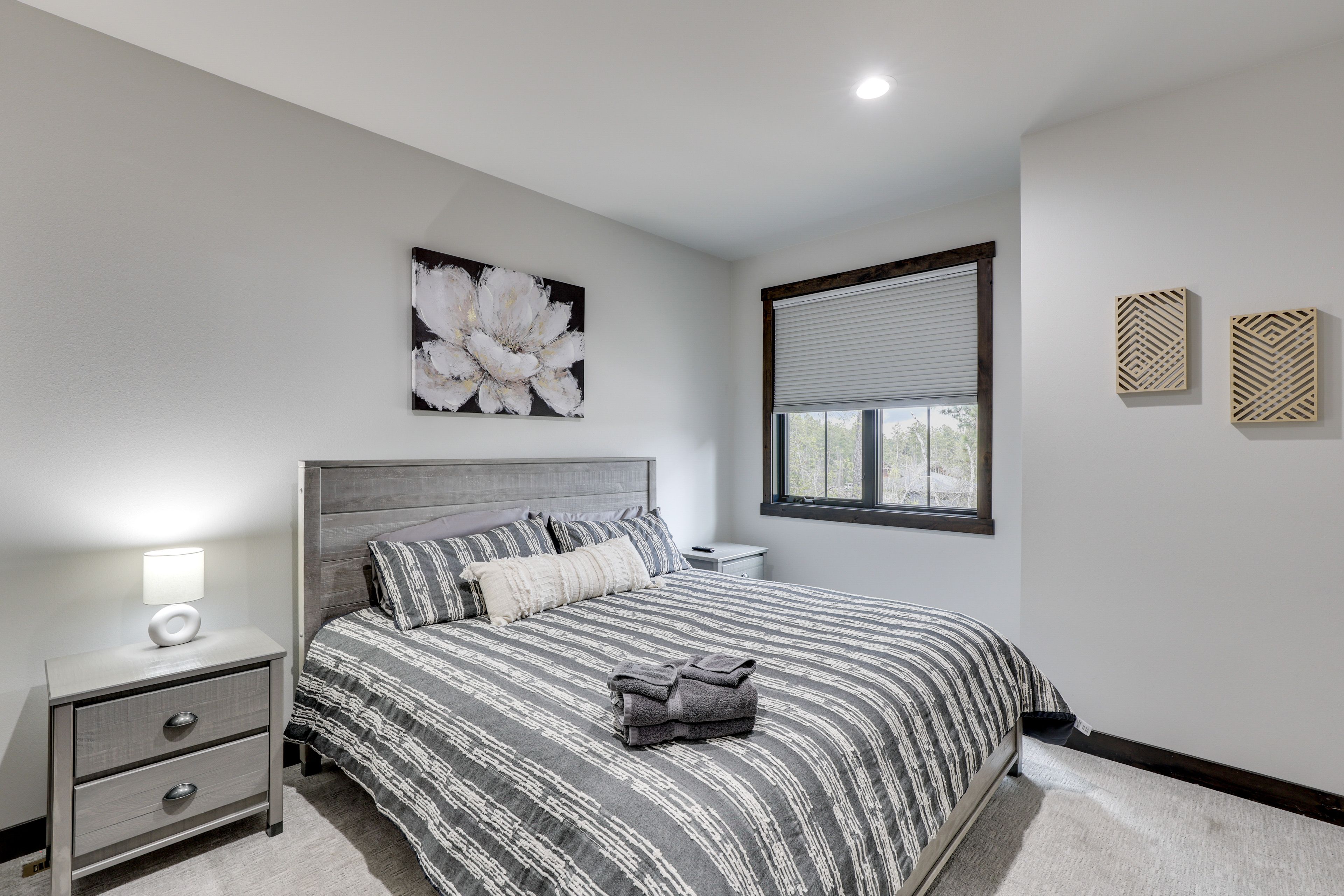 Bedroom 3 | King Bed