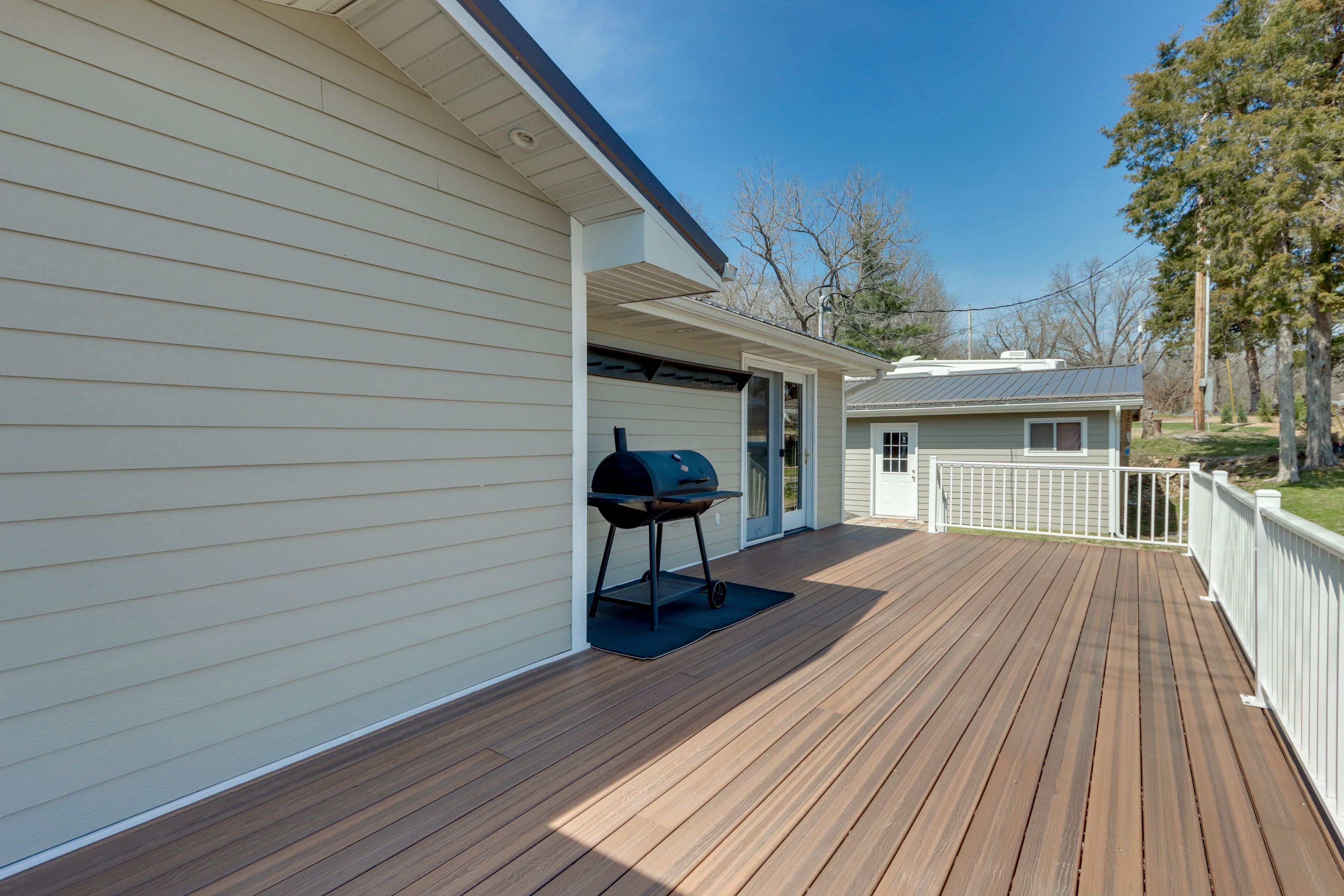 House Exterior | Additional Deck | Charcoal Grill/Smoker