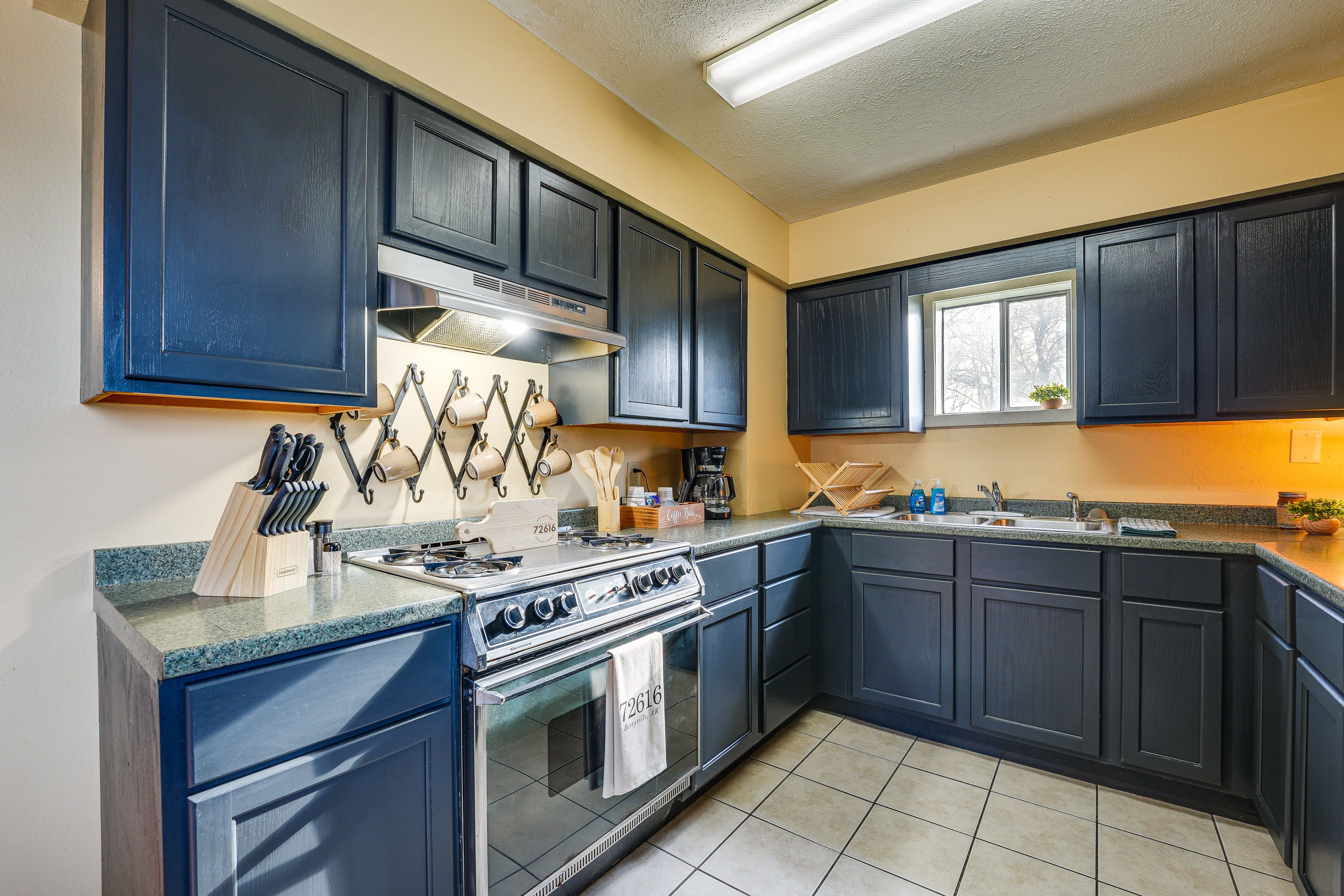 Kitchen | Cooking Basics | Coffee Maker | Paper Towels/Trash Bags Provided