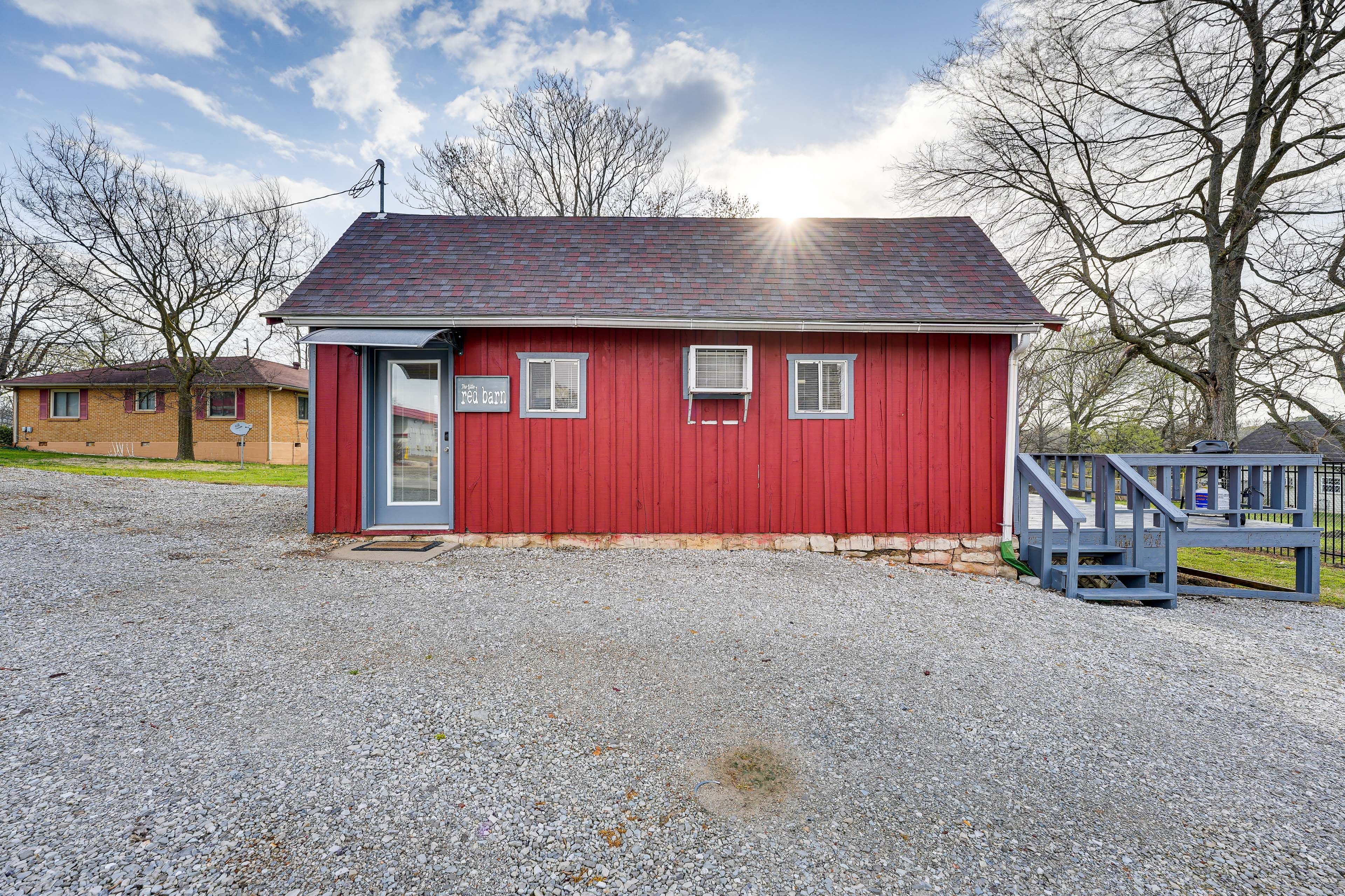 Exterior | Keyless Entry | Gravel Driveway (2 Vehicles)